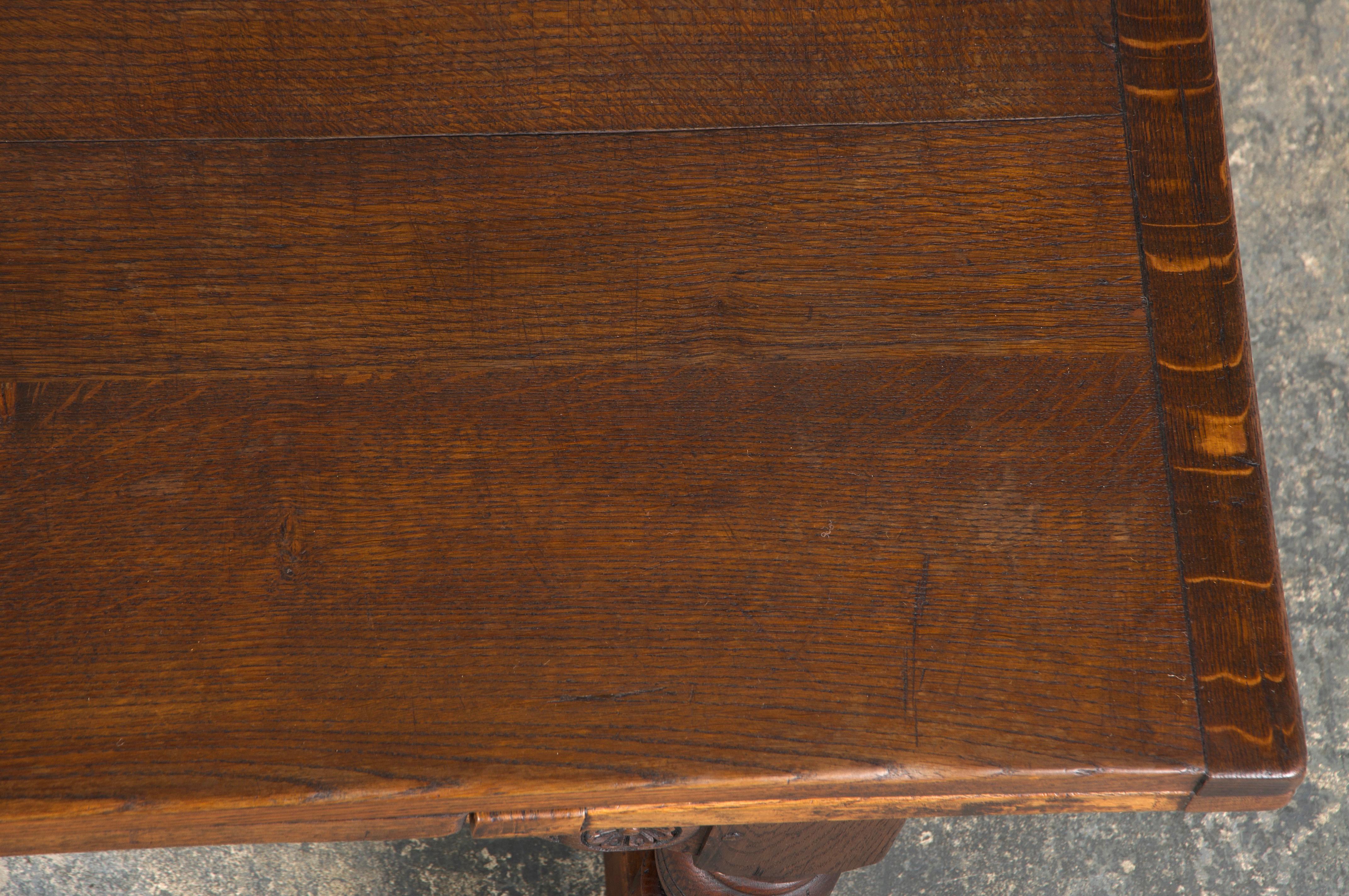XX secolo Antico tavolo da pranzo allungabile in stile inglese a cavalletto di Oak in vendita