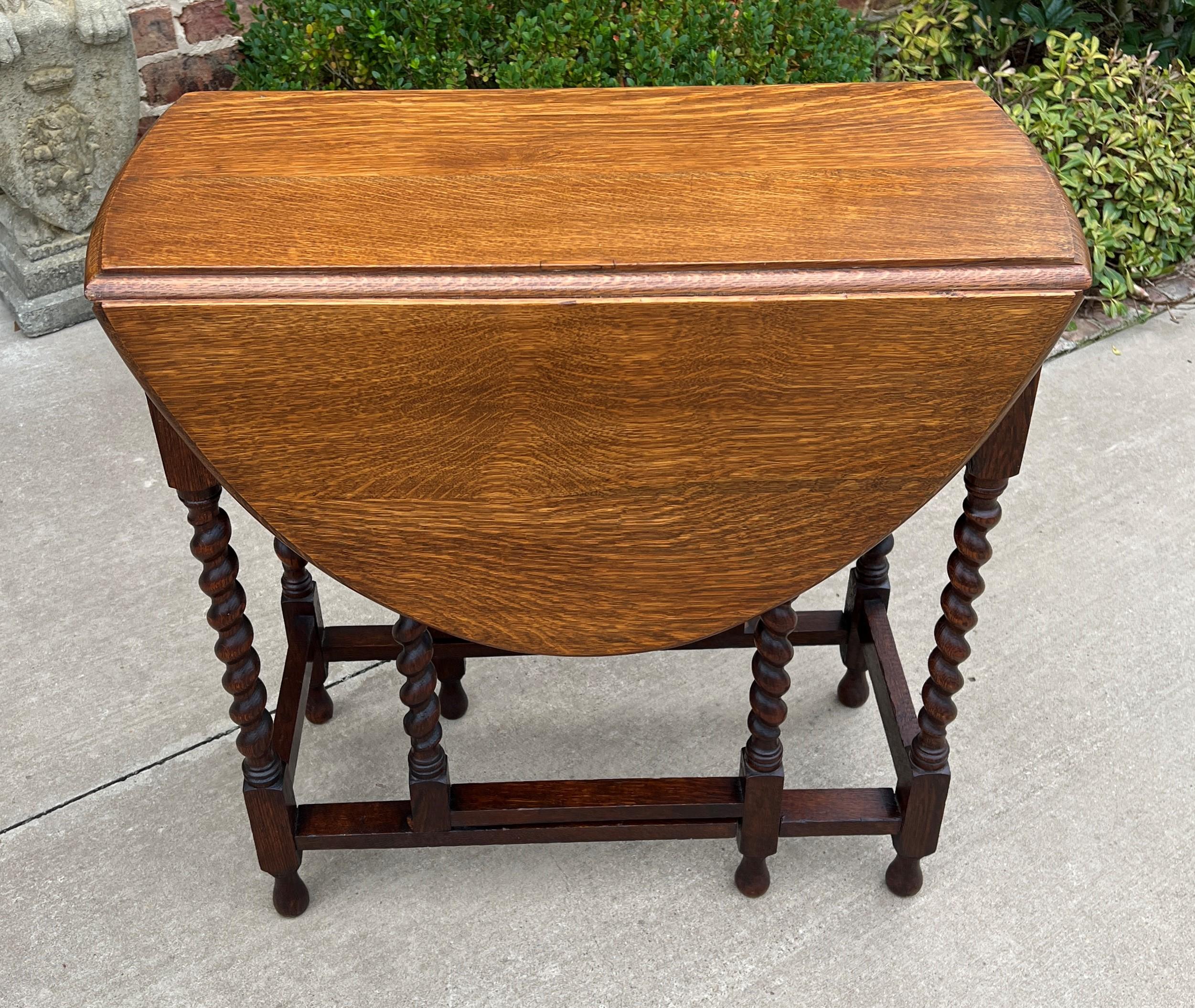 Mid-20th Century Antique English Table Drop Leaf Gateleg Barley Twist Oak Medium End Table Oval