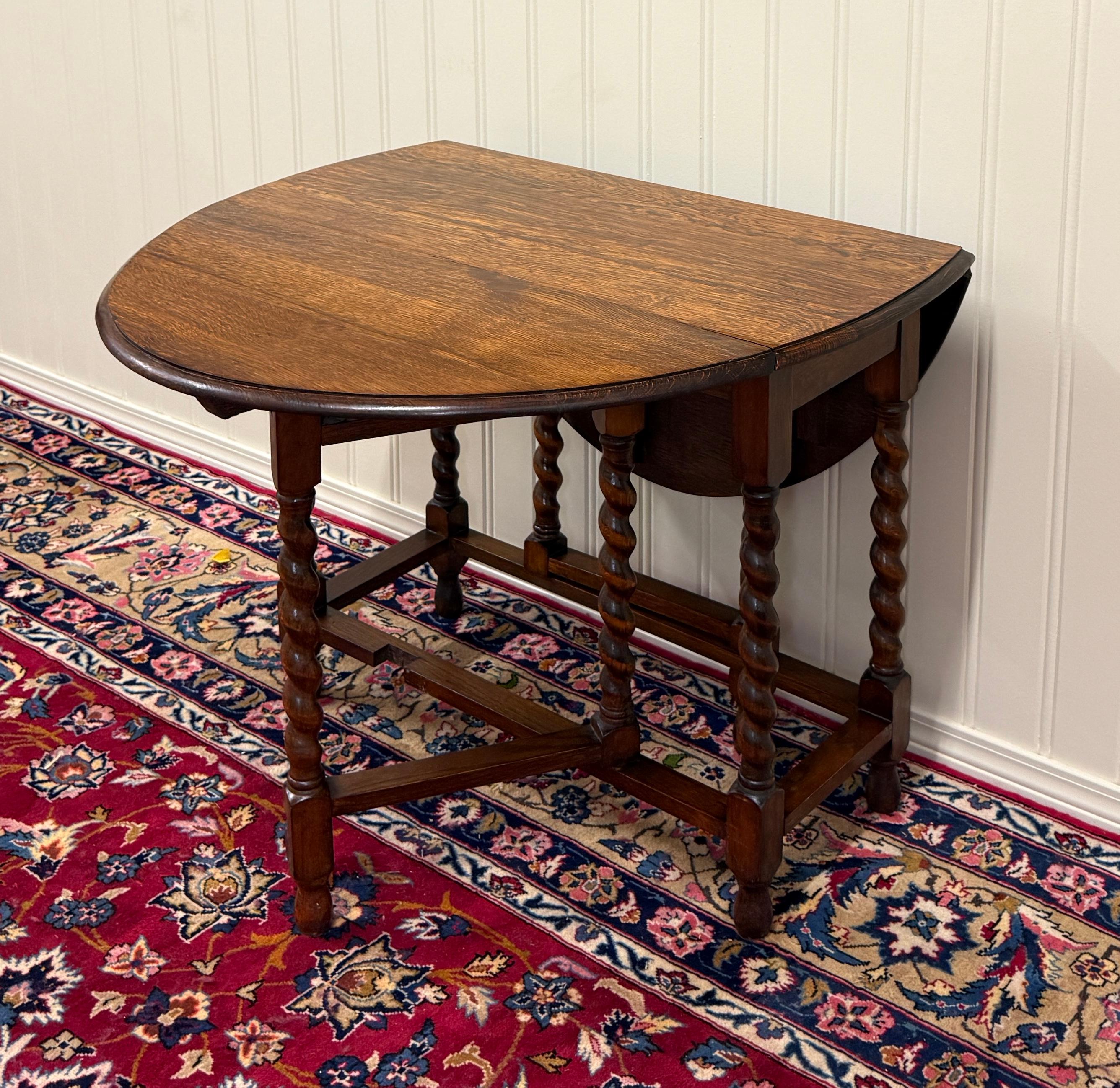 Antique English Table Drop Leaf Gateleg Barley Twist Tiger Oak Oval c. 1920-30s For Sale 10