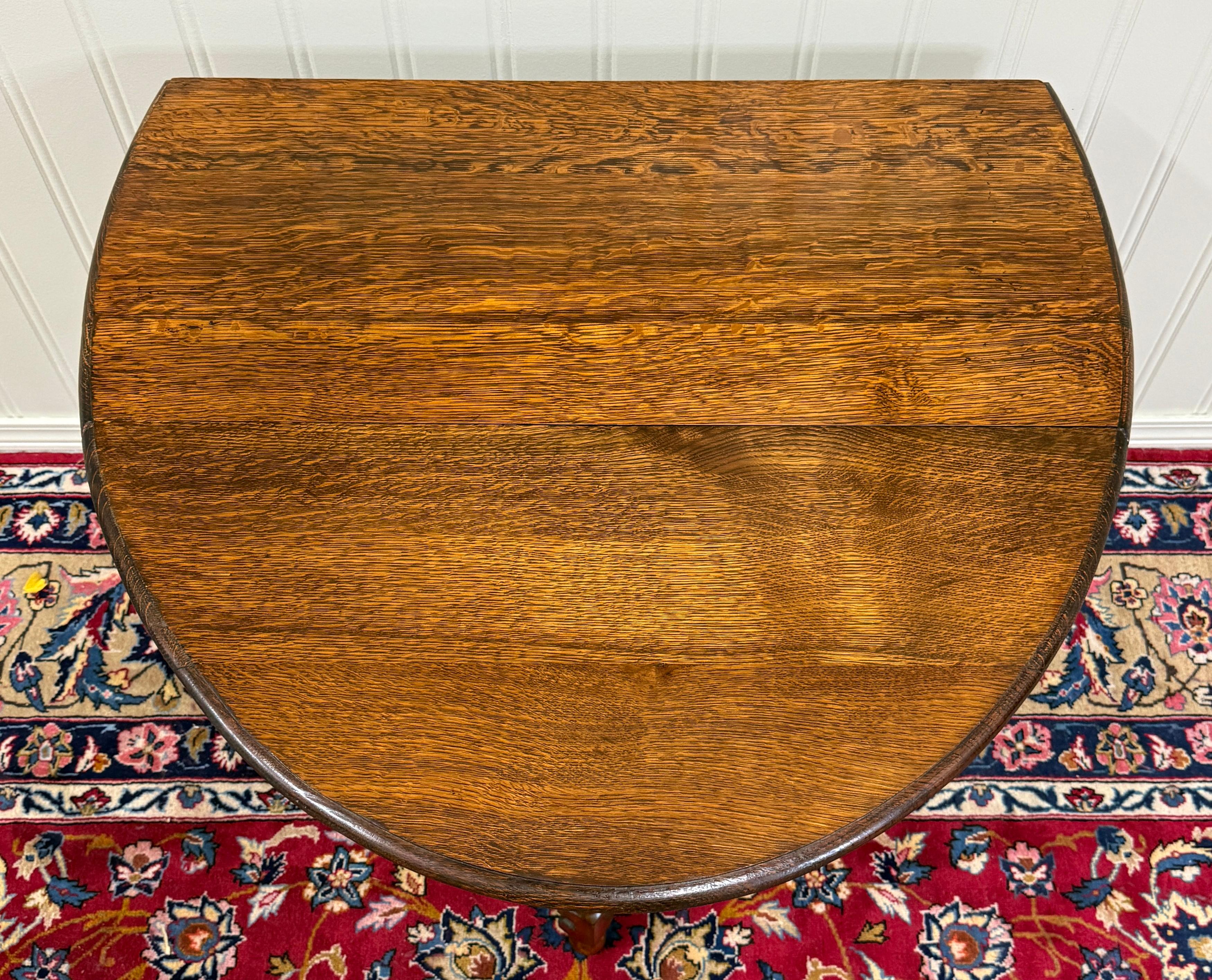 Antique English Table Drop Leaf Gateleg Barley Twist Tiger Oak Oval c. 1920-30s For Sale 11