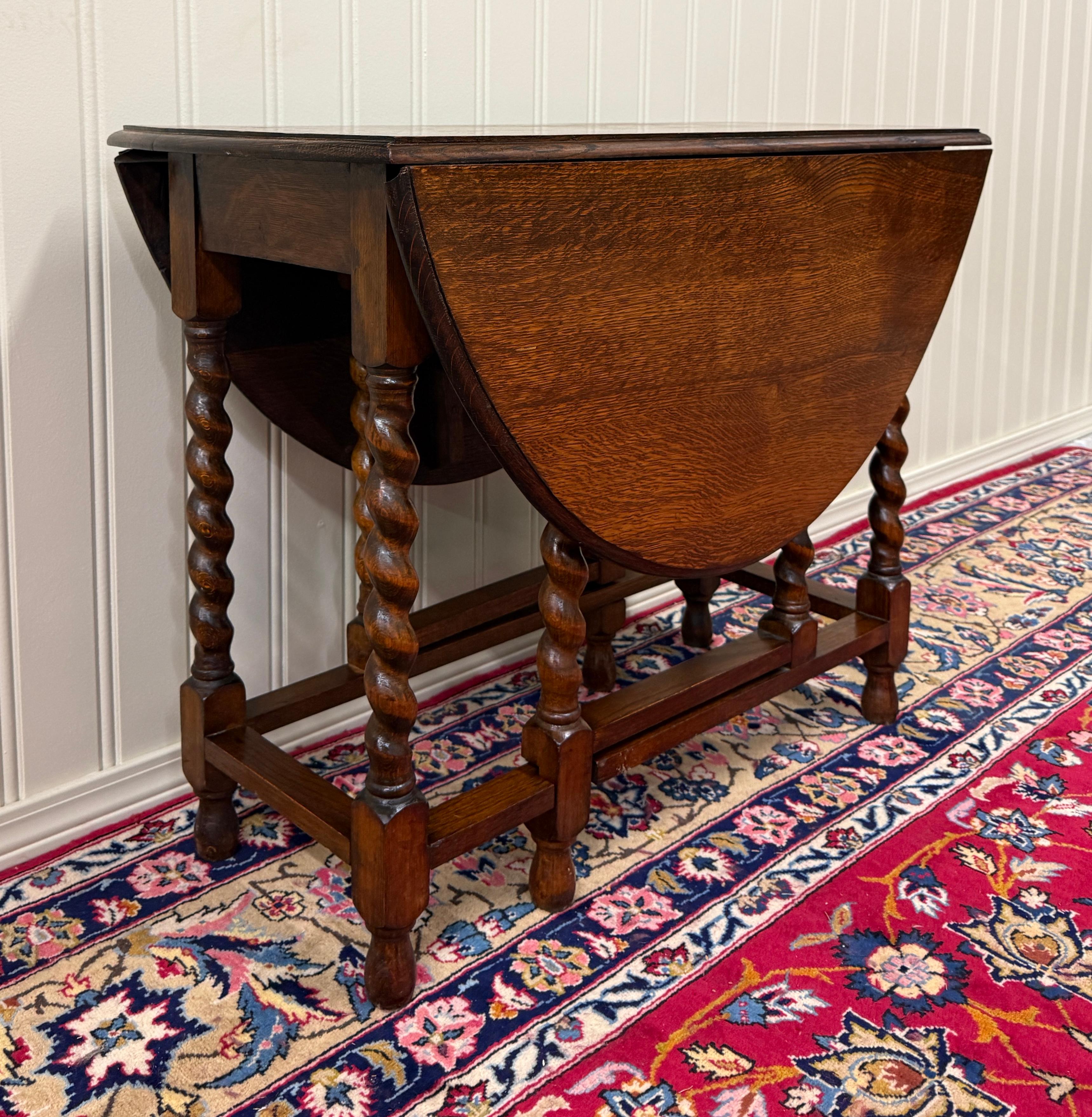 Mid-20th Century Antique English Table Drop Leaf Gateleg Barley Twist Tiger Oak Oval c. 1920-30s For Sale