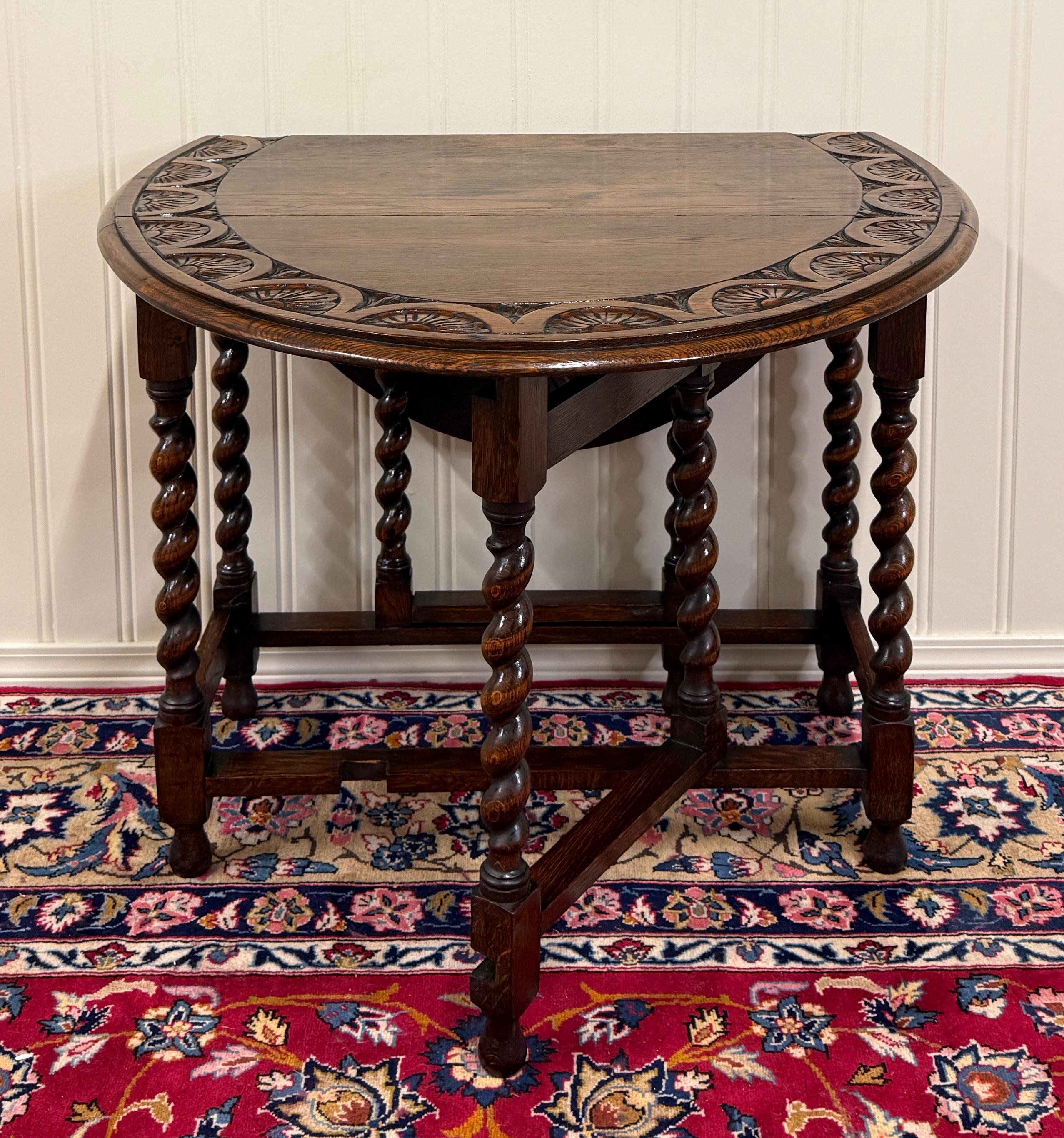 Antique English Table Drop Leaf Gateleg CARVED TOP Barley Twist Oak c. 1920-30s For Sale 7