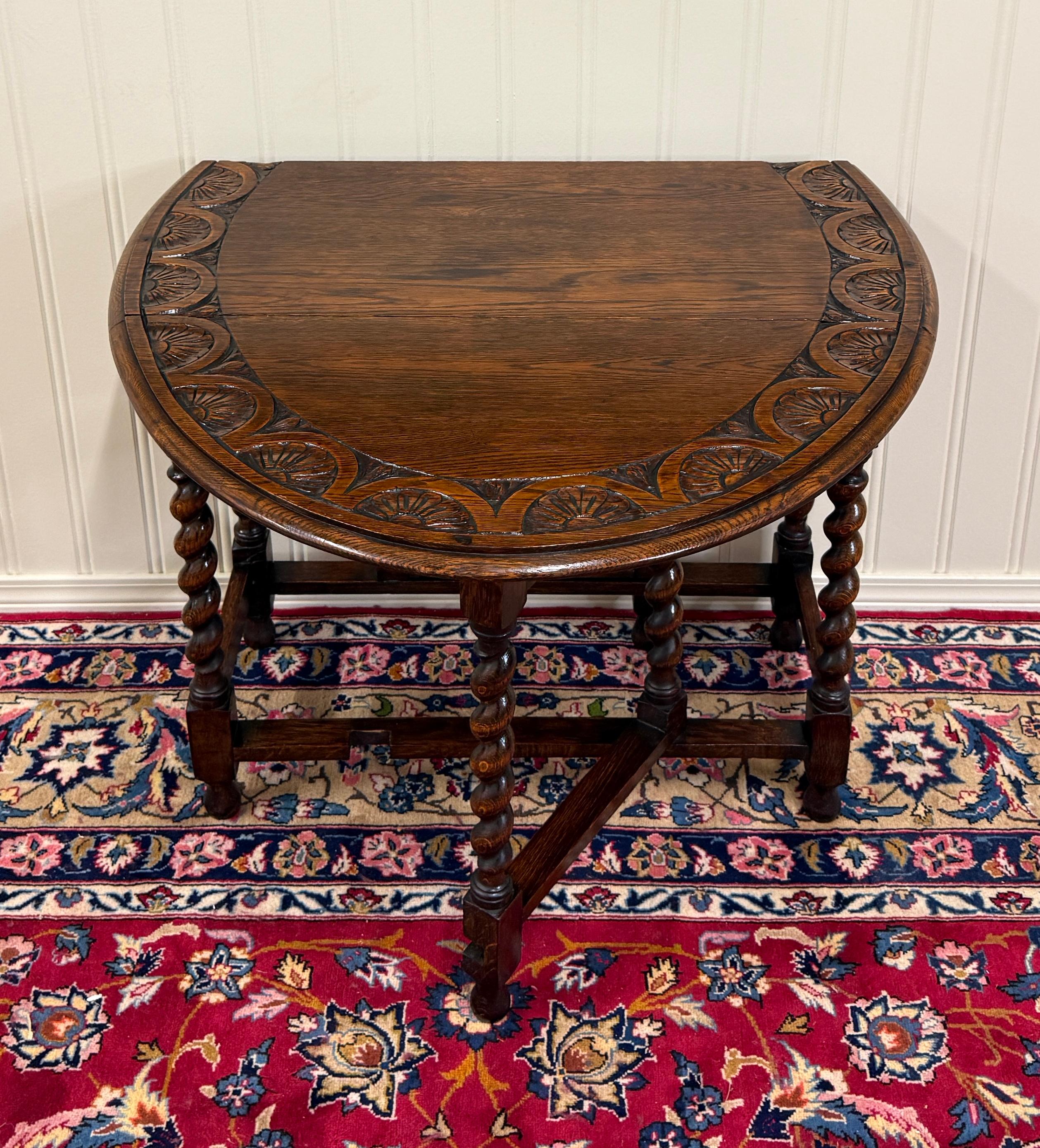 Antique English Table Drop Leaf Gateleg CARVED TOP Barley Twist Oak c. 1920-30s For Sale 8