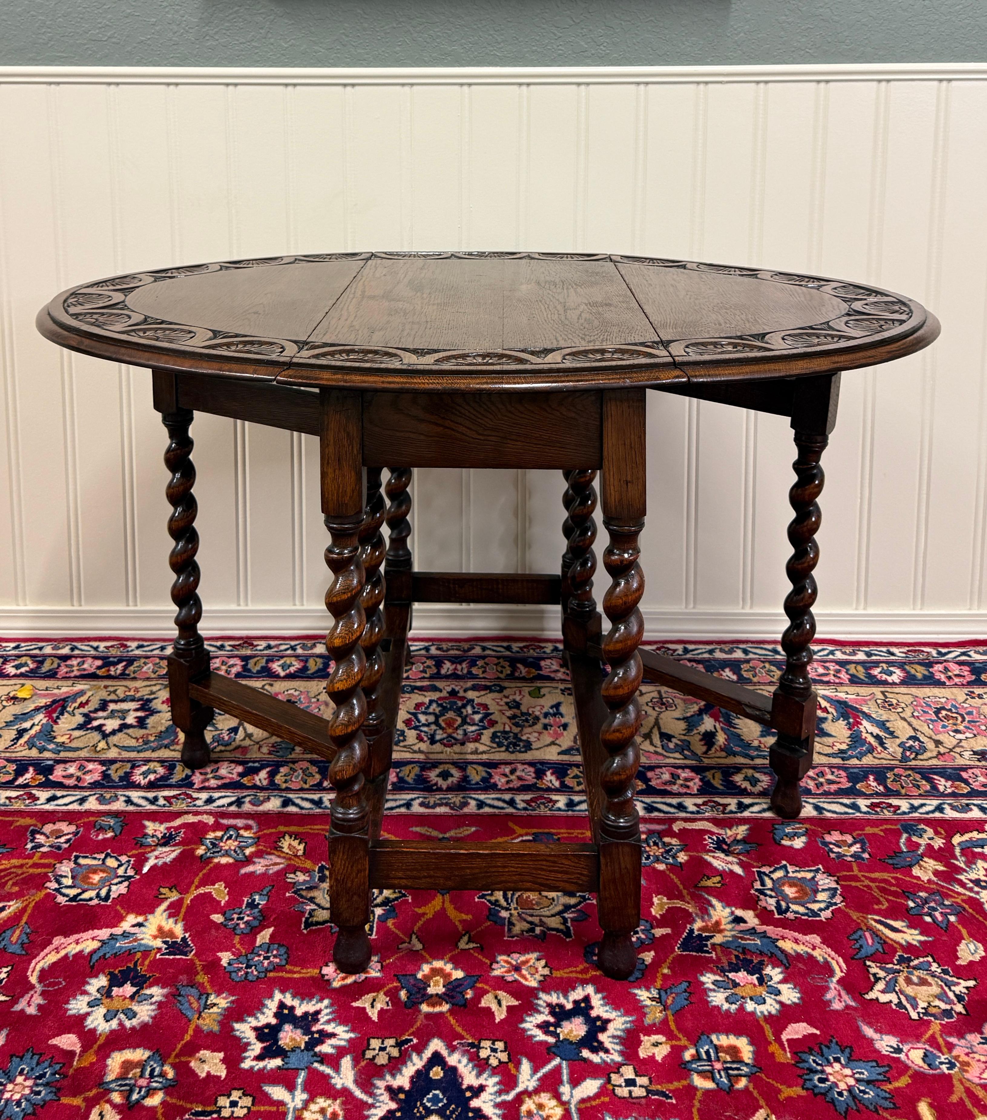 Antique English Table Drop Leaf Gateleg CARVED TOP Barley Twist Oak c. 1920-30s For Sale 11