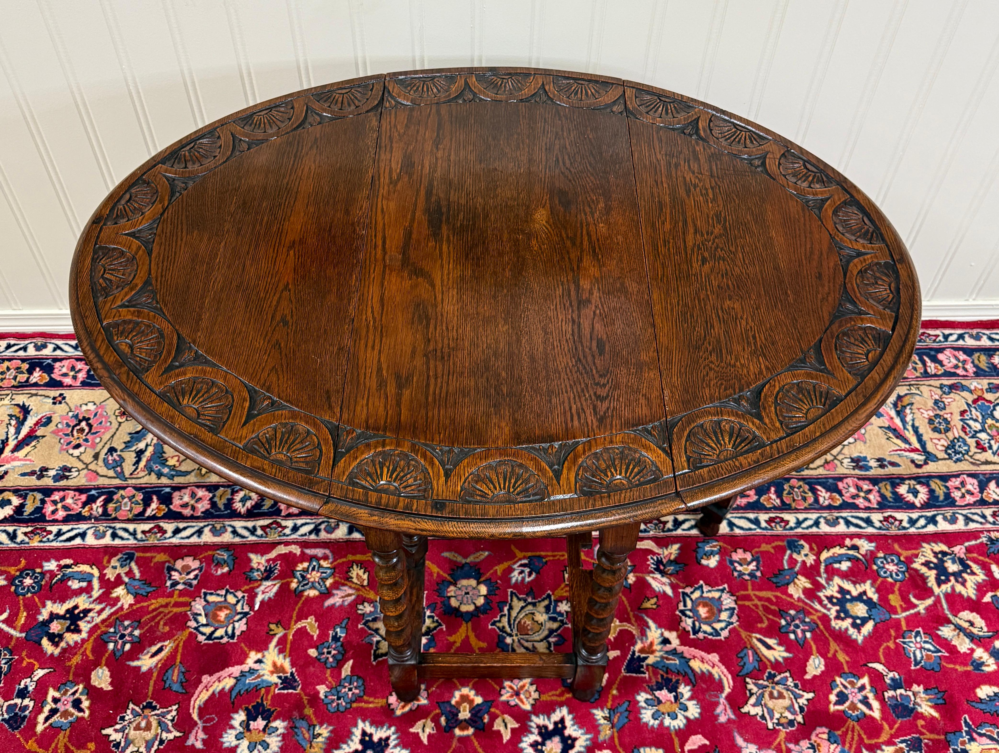 Antique English Table Drop Leaf Gateleg CARVED TOP Barley Twist Oak c. 1920-30s For Sale 12