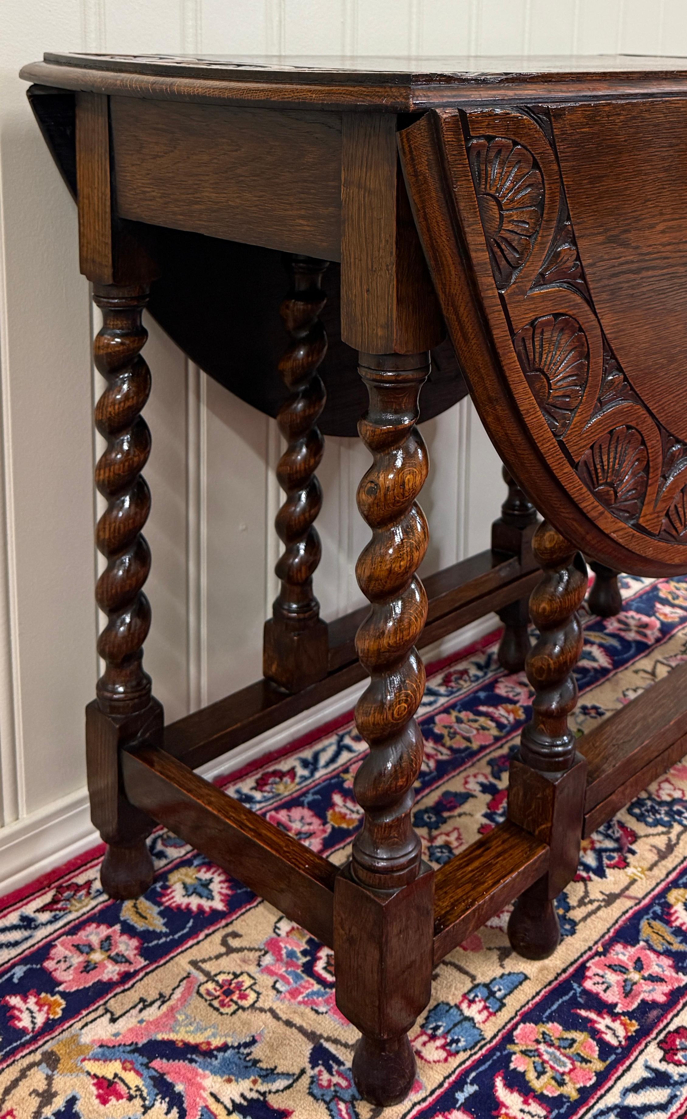Mid-20th Century Antique English Table Drop Leaf Gateleg CARVED TOP Barley Twist Oak c. 1920-30s For Sale