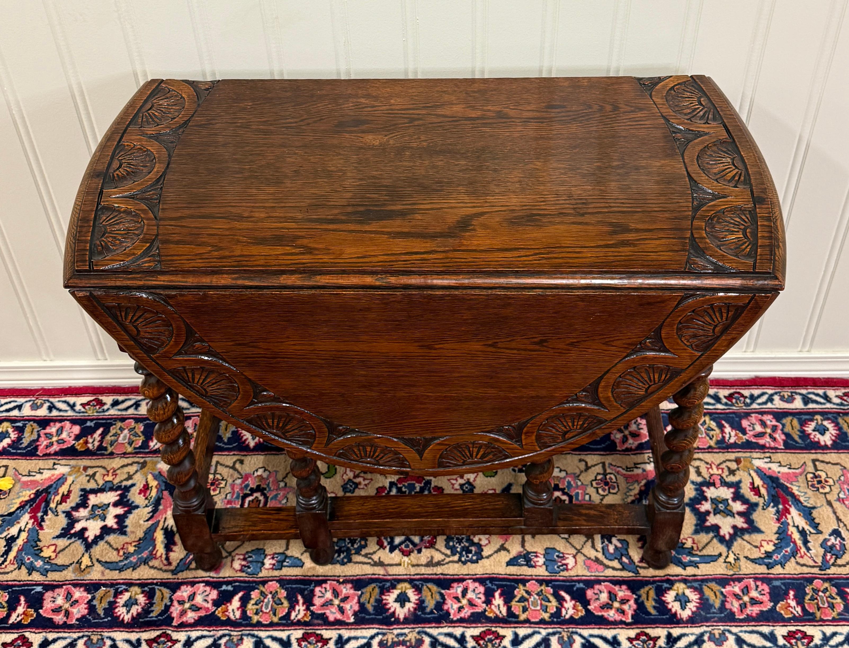 Antique English Table Drop Leaf Gateleg CARVED TOP Barley Twist Oak c. 1920-30s For Sale 2