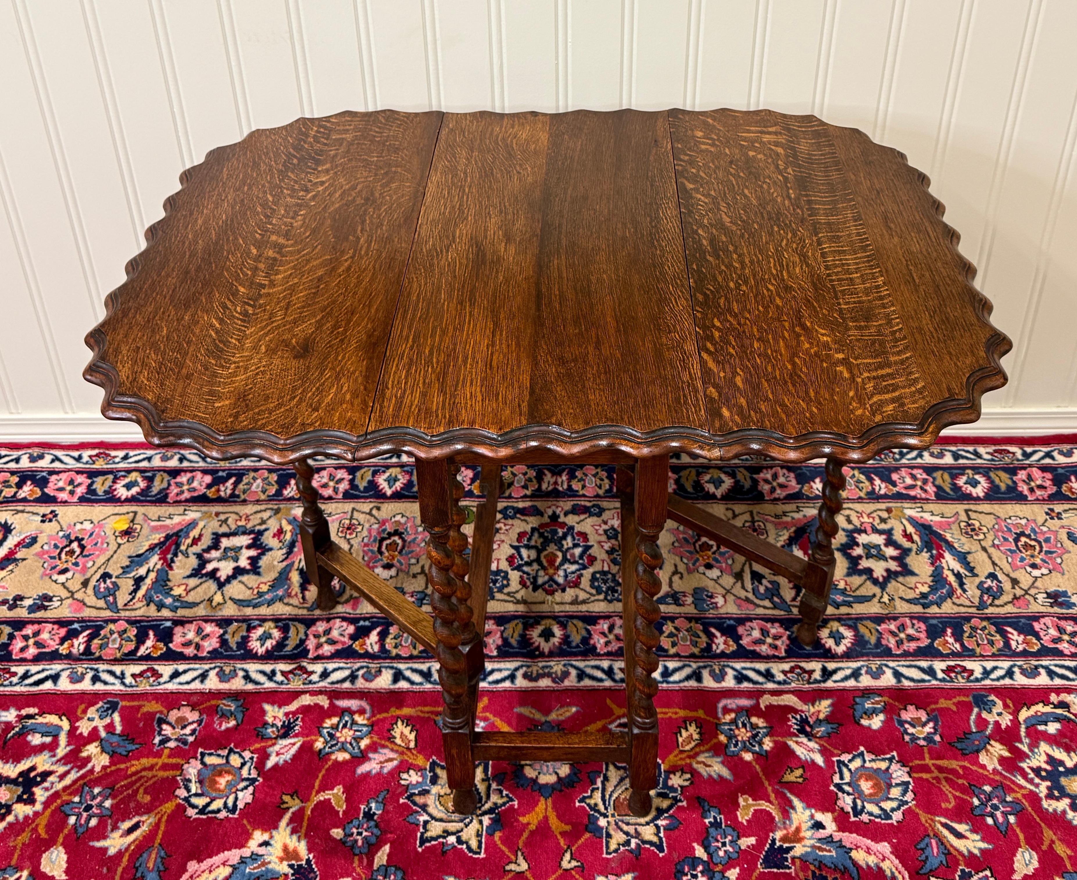 Antique English Table Drop Leaf Gateleg Pie Crust Top Barley Twist Oak c. 1930s For Sale 12