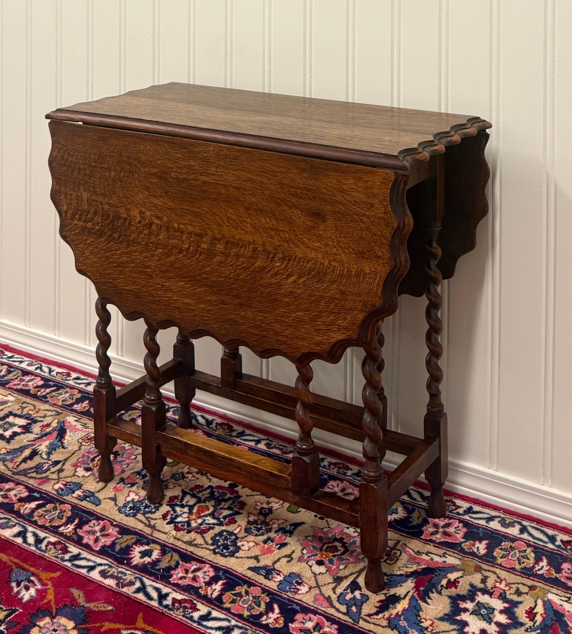 Antique English Table Drop Leaf Gateleg Pie Crust Top Barley Twist Oak c. 1930s For Sale 3