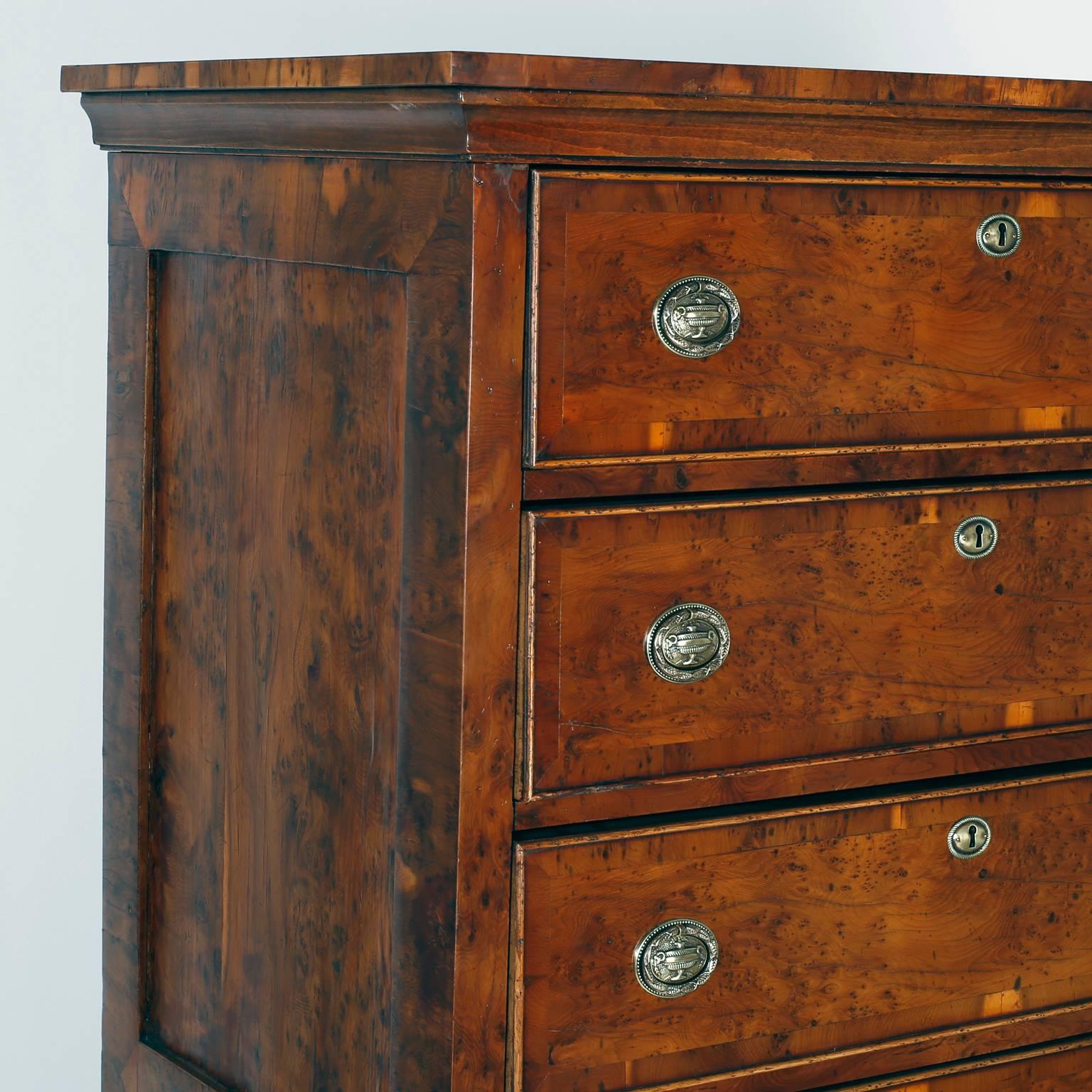 Antique English Tall Chest of Drawers In Good Condition In Palm Beach, FL