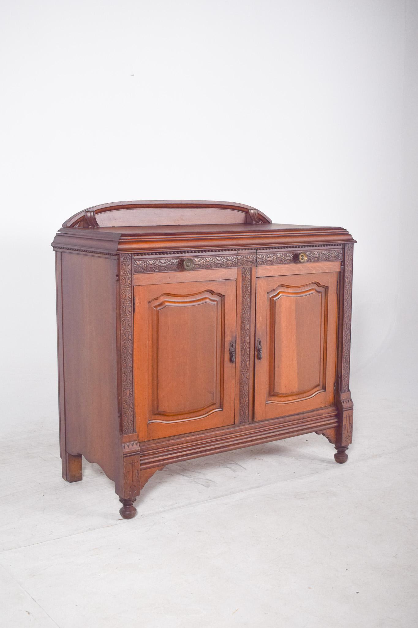 Rustico Antica credenza alta inglese in Oak con una piccola elevazione in vendita