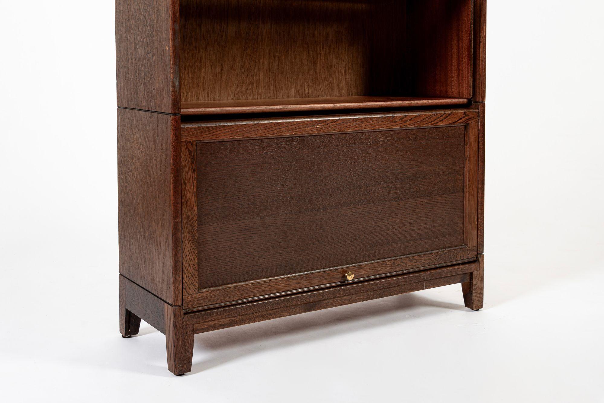 Ottone Antico mobile libreria inglese a spalliera in legno di Oak Wood in vendita