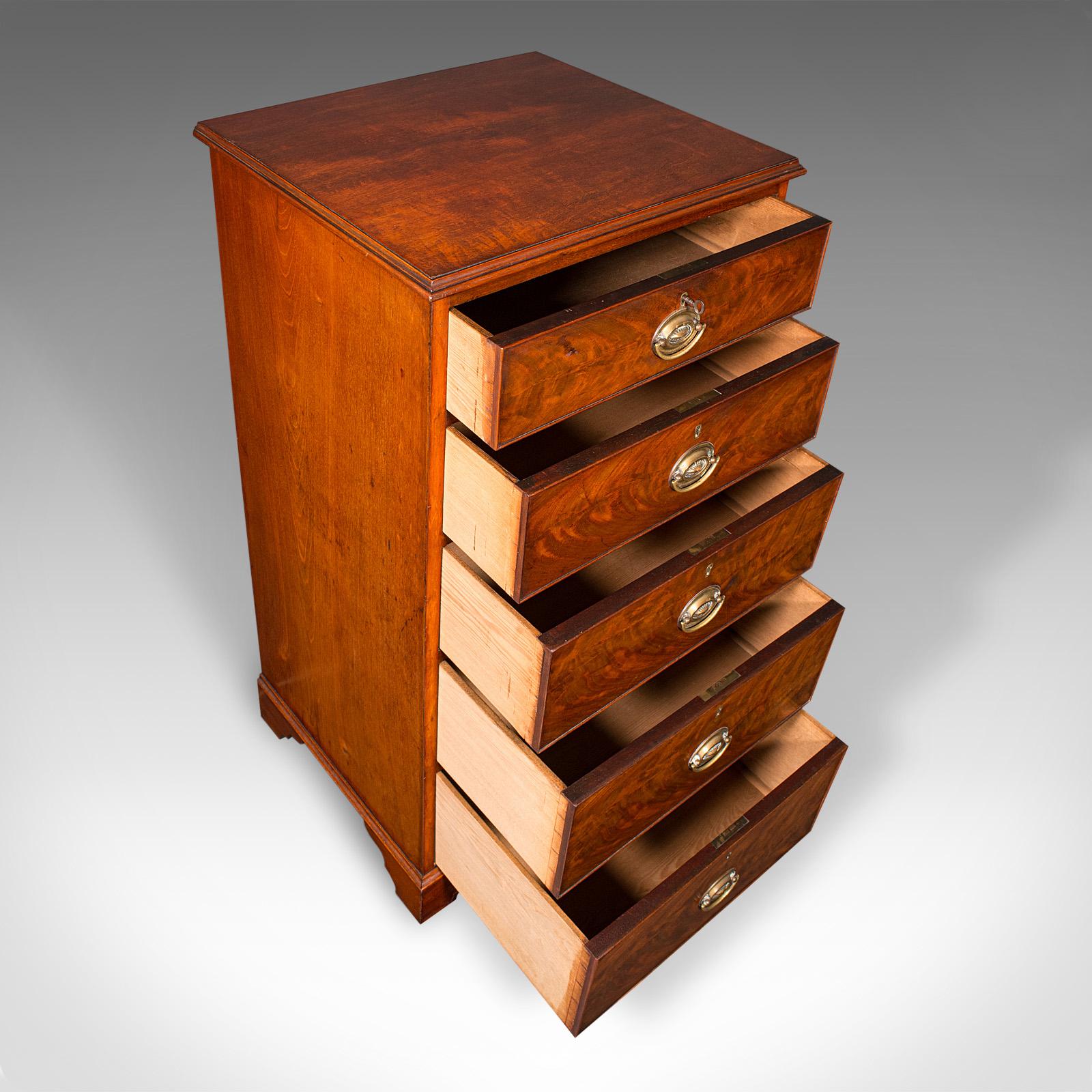 Mogano Antico cassettone inglese, cassettiera, noce vittoriano, fiamma, Circa 1850 in vendita