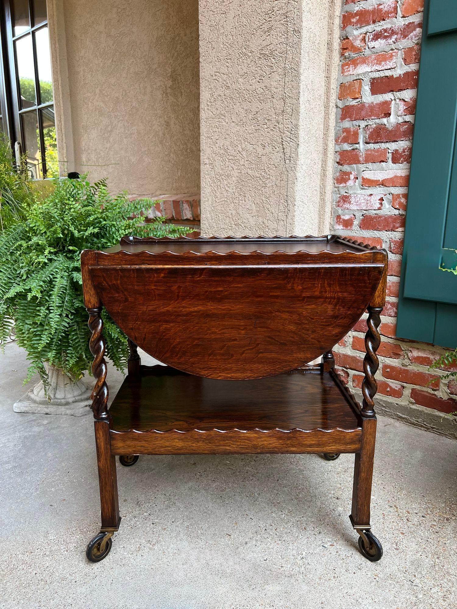 Arts and Crafts Antique chariot à thé et à boissons anglais barley Twist Dumbwaiter table à abattant en vente