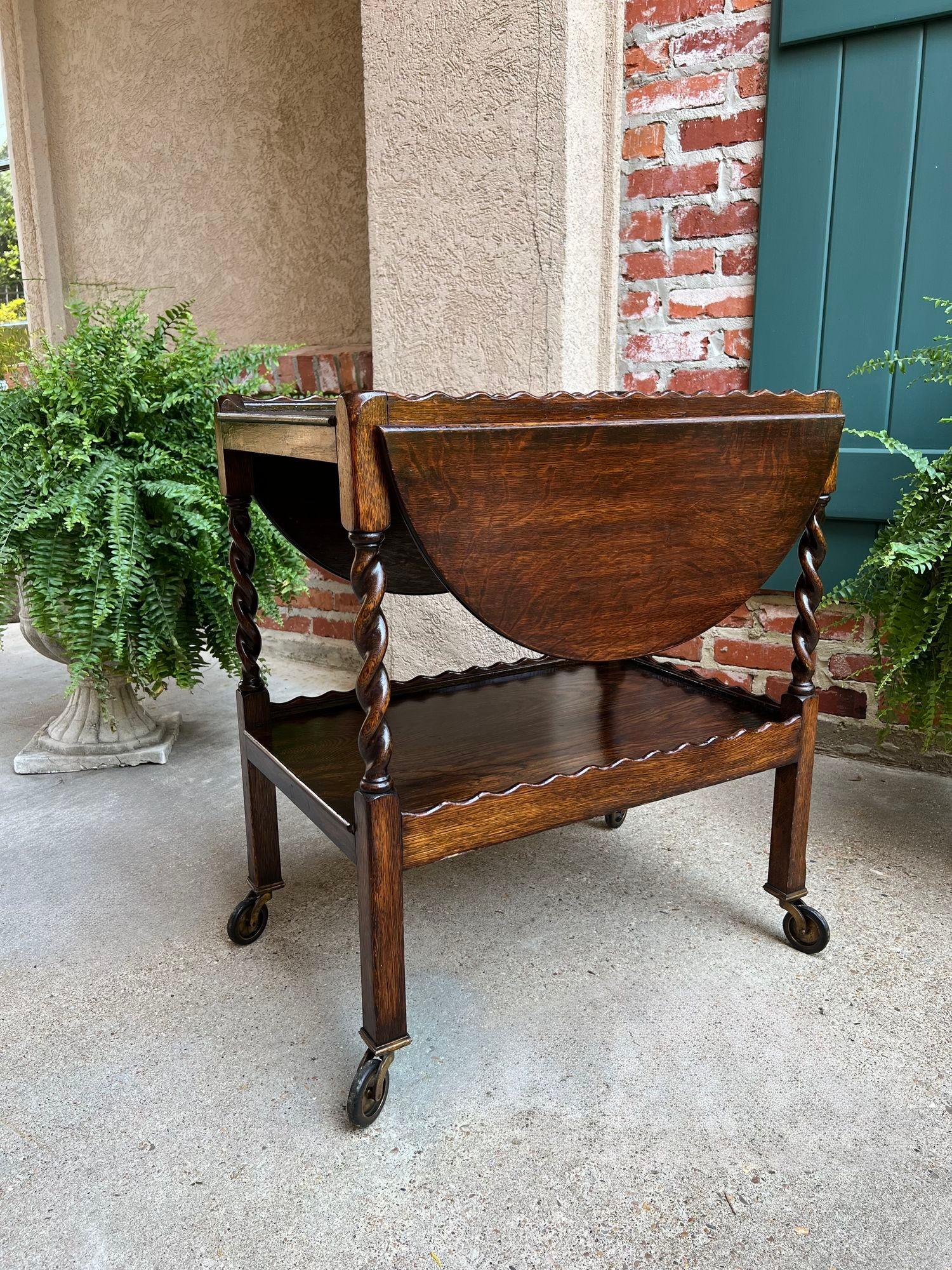 Britannique Antique chariot à thé et à boissons anglais barley Twist Dumbwaiter table à abattant en vente