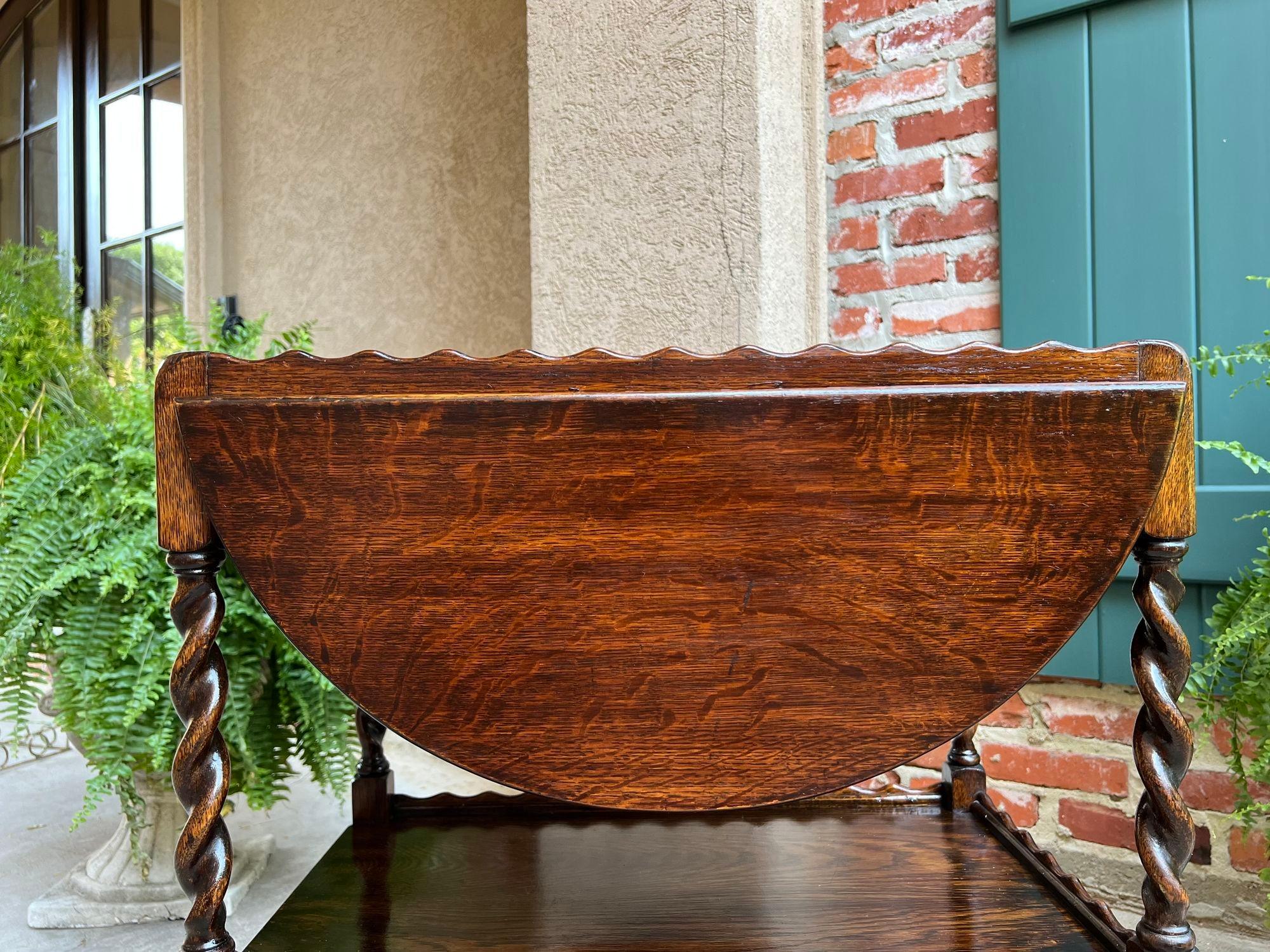 Chêne Antique chariot à thé et à boissons anglais barley Twist Dumbwaiter table à abattant en vente
