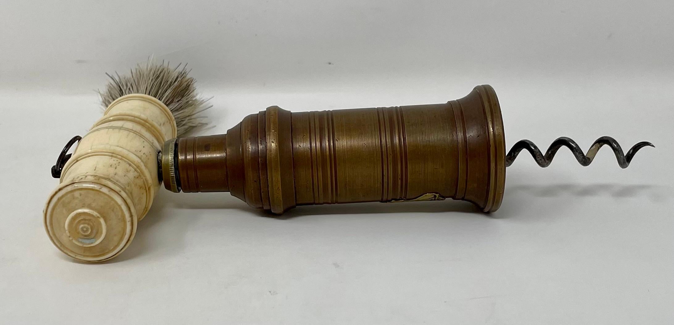 Antiker englischer „Thomason“ Ochsenknochengriff-Korkenzieher mit Worm Brush aus Knochen, um 1870-1880 (Englisch) im Angebot