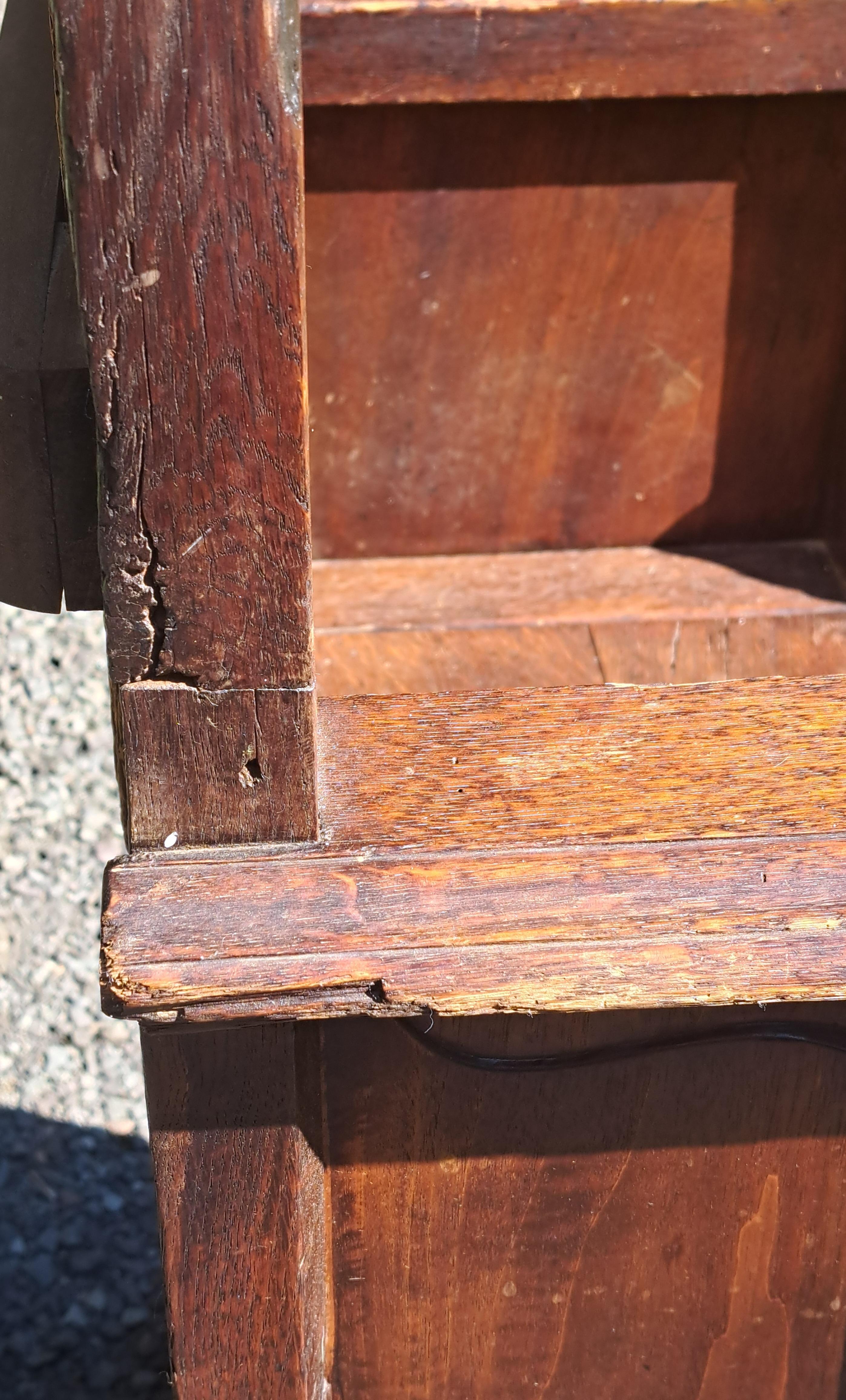 Antique English Throne Chair 19th Century For Sale 6