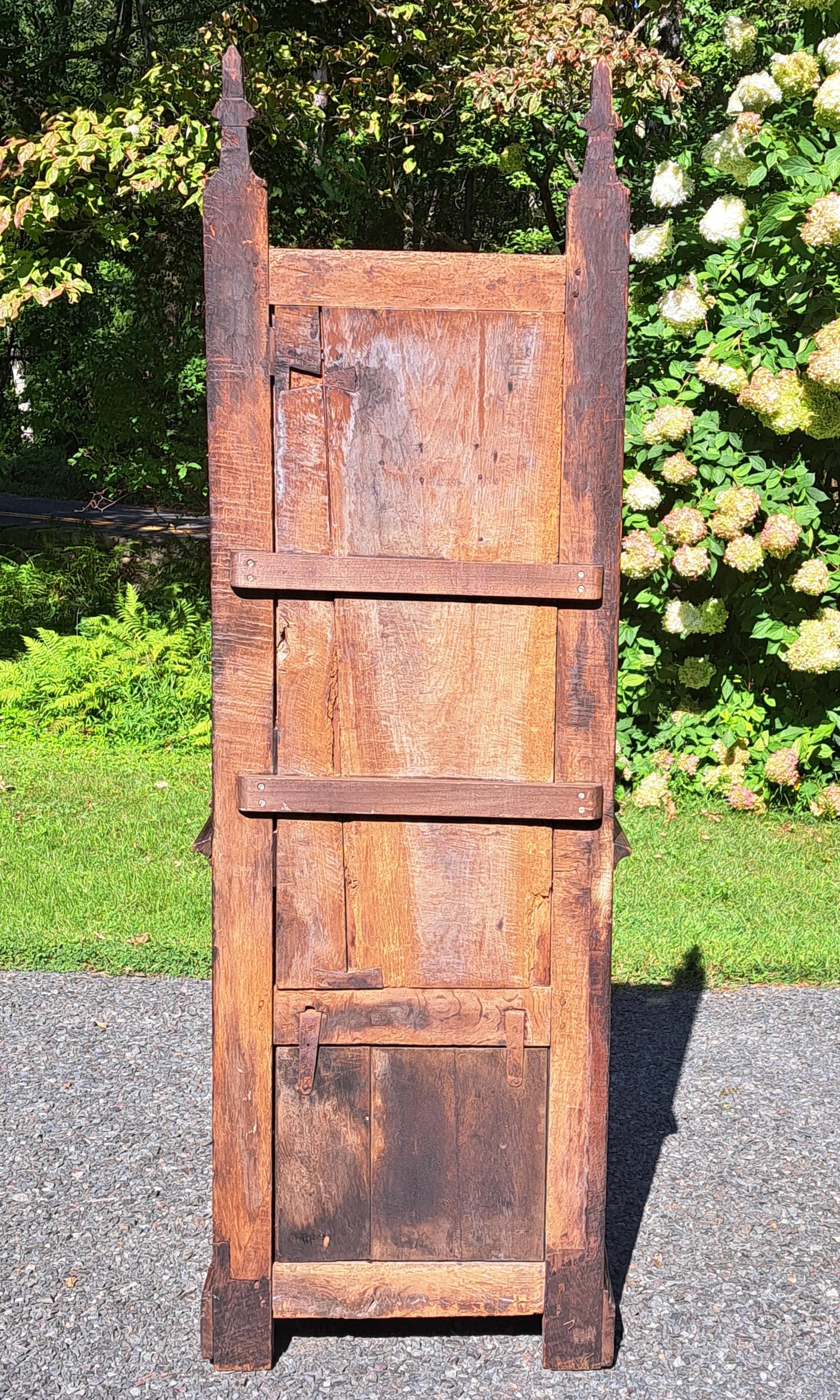 Antique English Throne Chair 19th Century For Sale 8