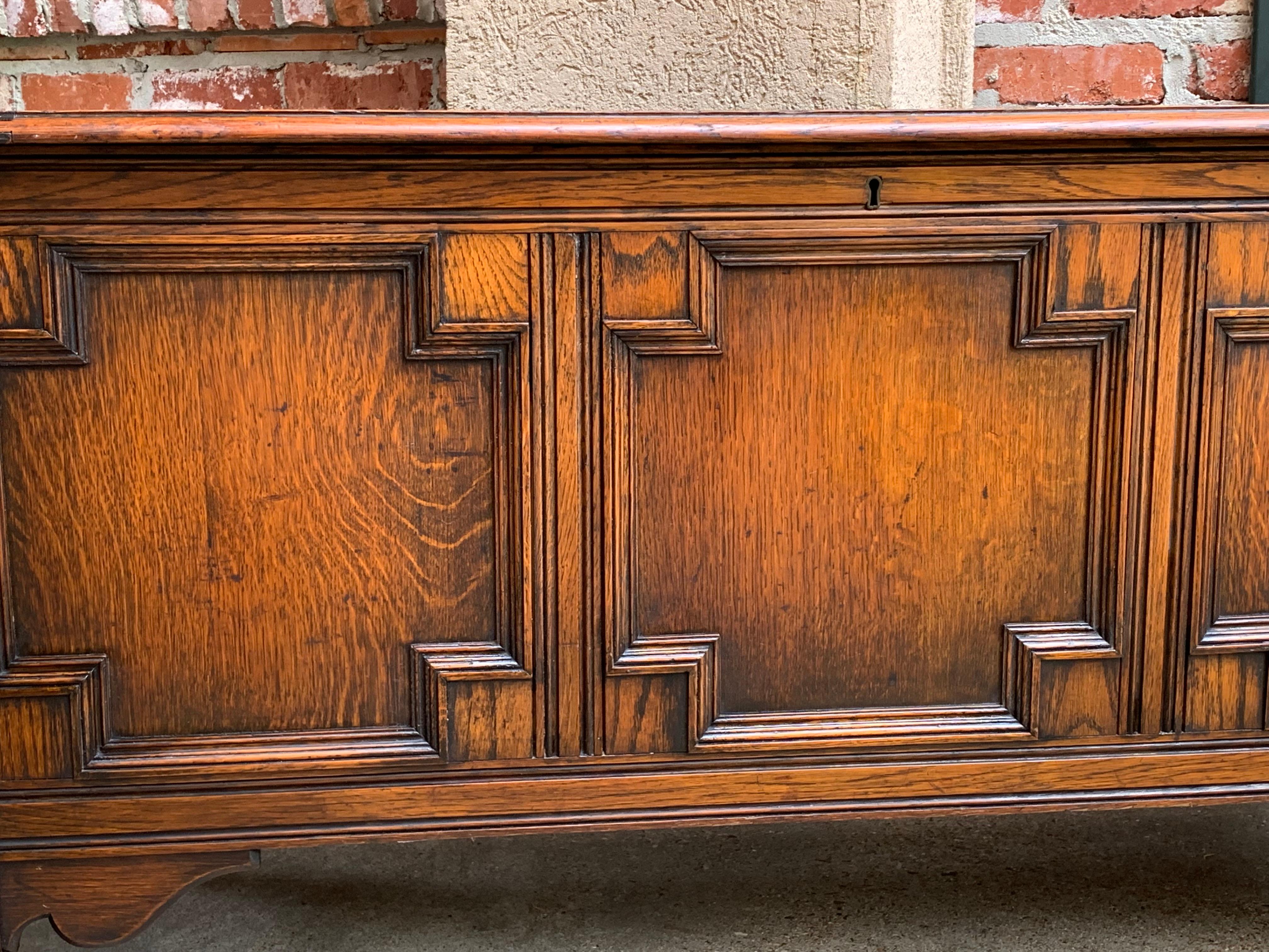 English Tiger Oak Blanket Box Trunk Hope Chest Table Jacobean, 20th Century 3