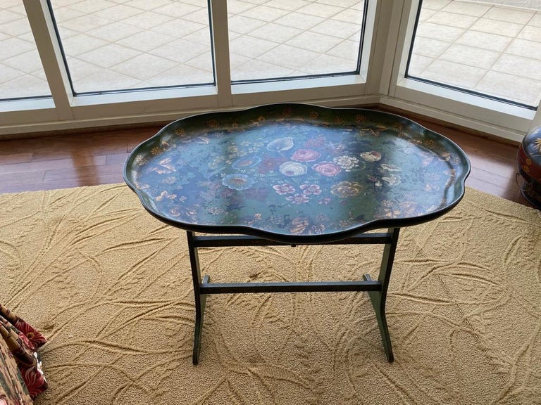 Antique English Tole Tray Coffee Table In Good Condition For Sale In Sarasota, FL