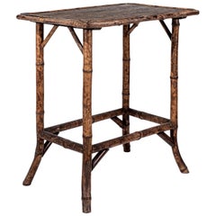 Ancienne table d'appoint anglaise en bambou et écaille de tortue