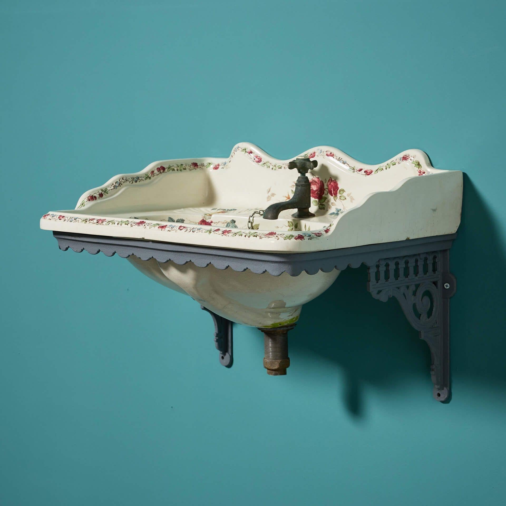 Antique English Transfer Printed Wash Basin In Fair Condition For Sale In Wormelow, Herefordshire