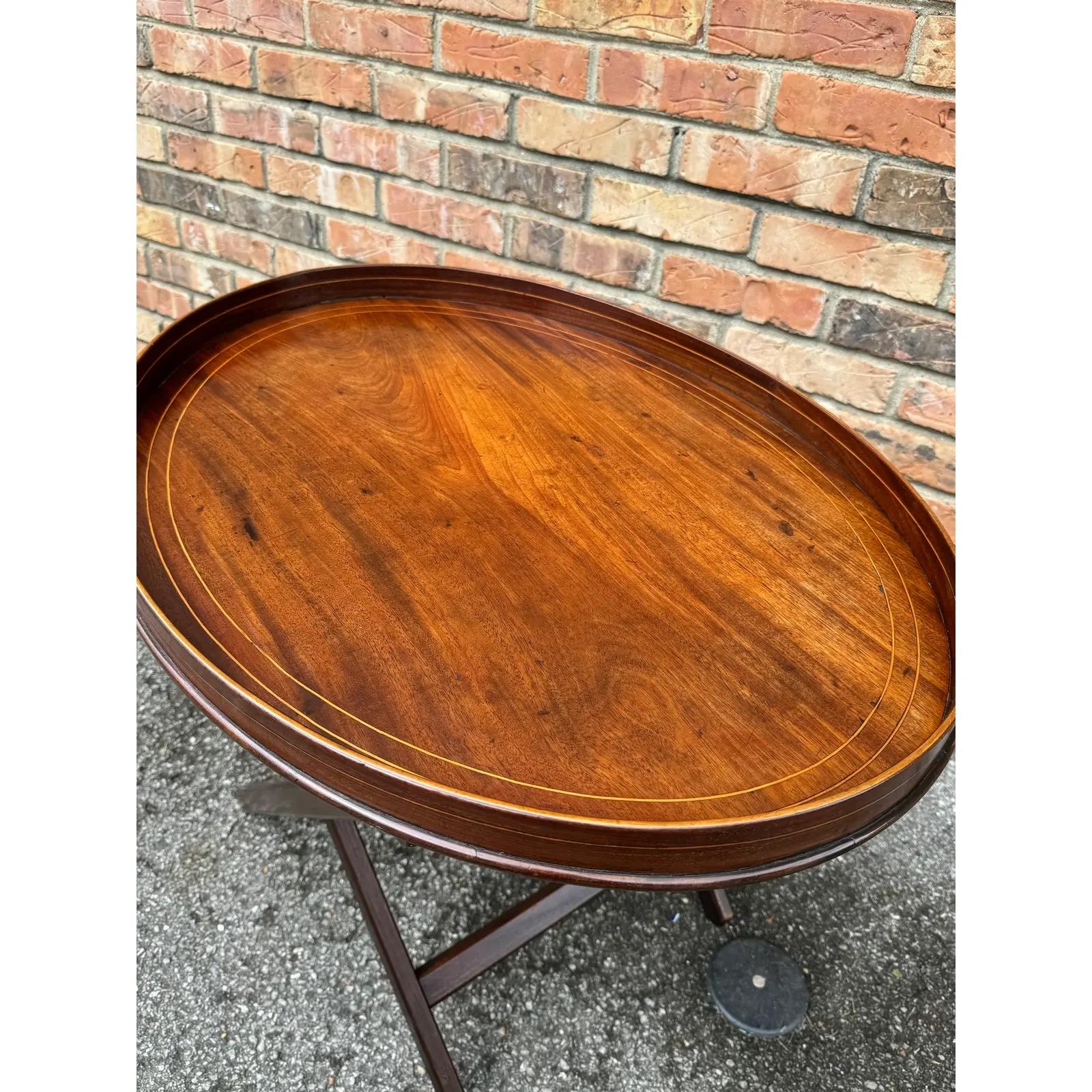 20ième siècle Table à plateau anglaise ancienne en vente