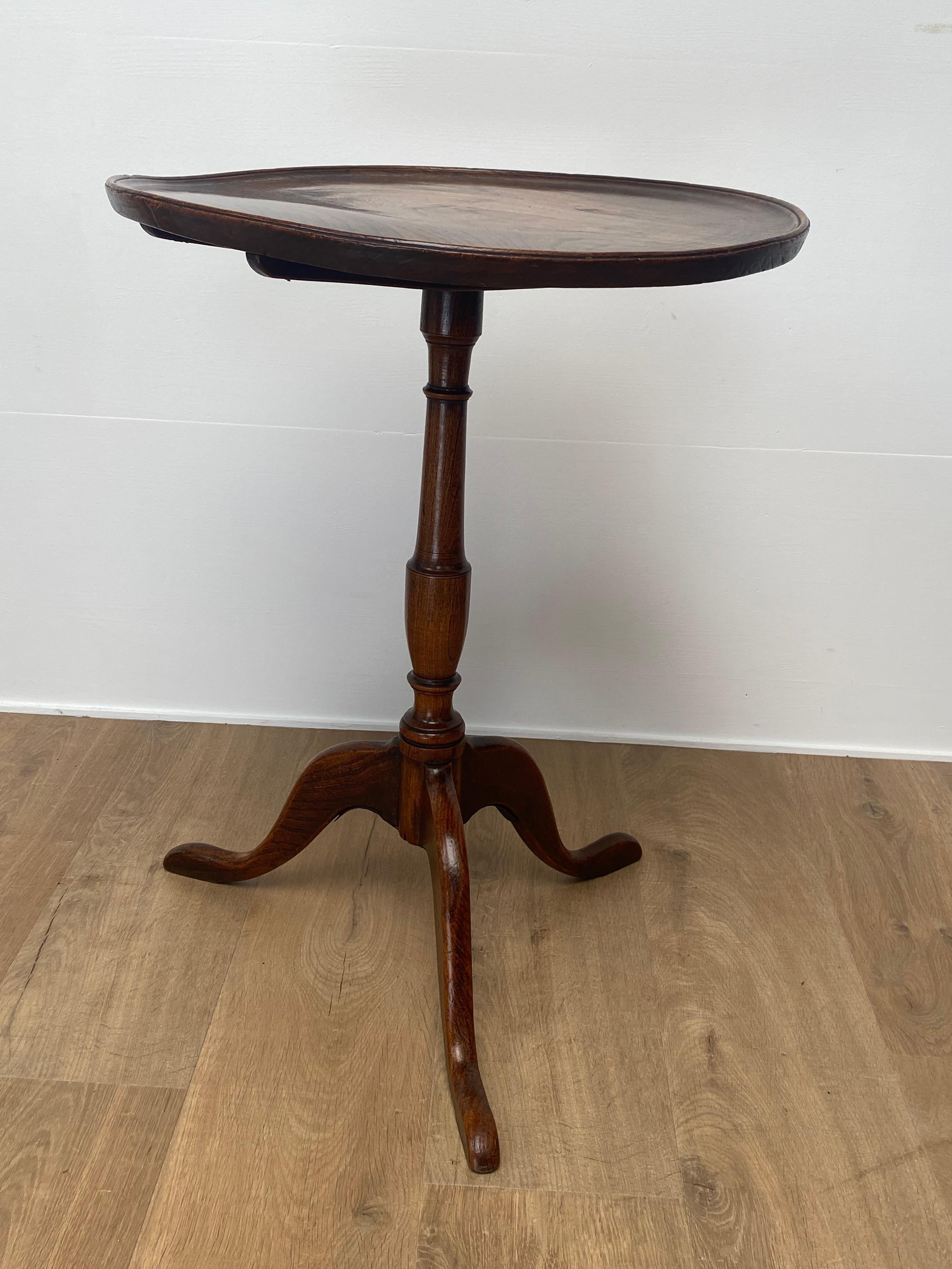 18th Century Antique , English Tripod Table in Elm Wood For Sale