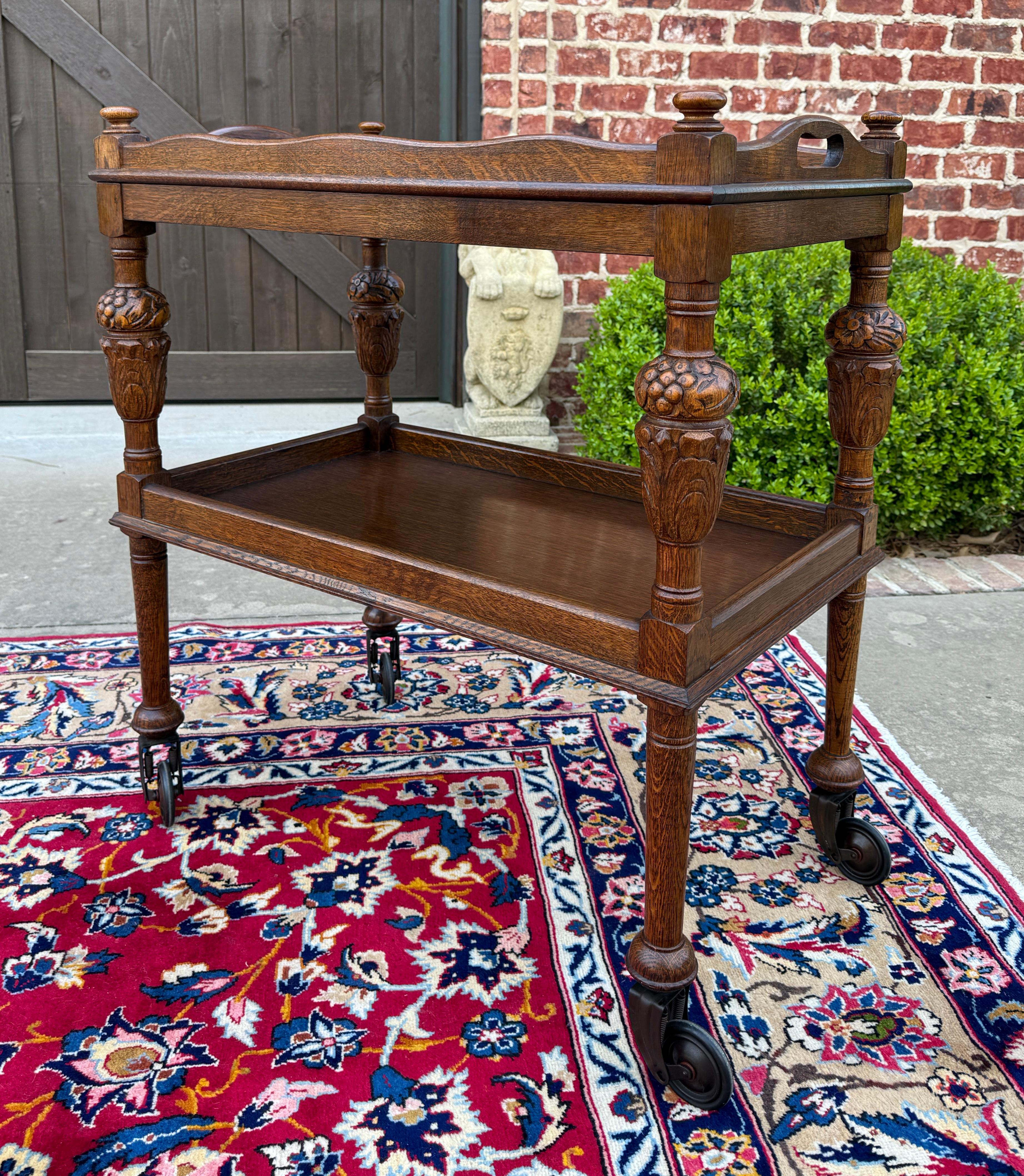 Antico carrello da tè inglese Carrello portapasticceria Vassoio Tudor a 2 piani in Oak, 1930 ca. in vendita 5