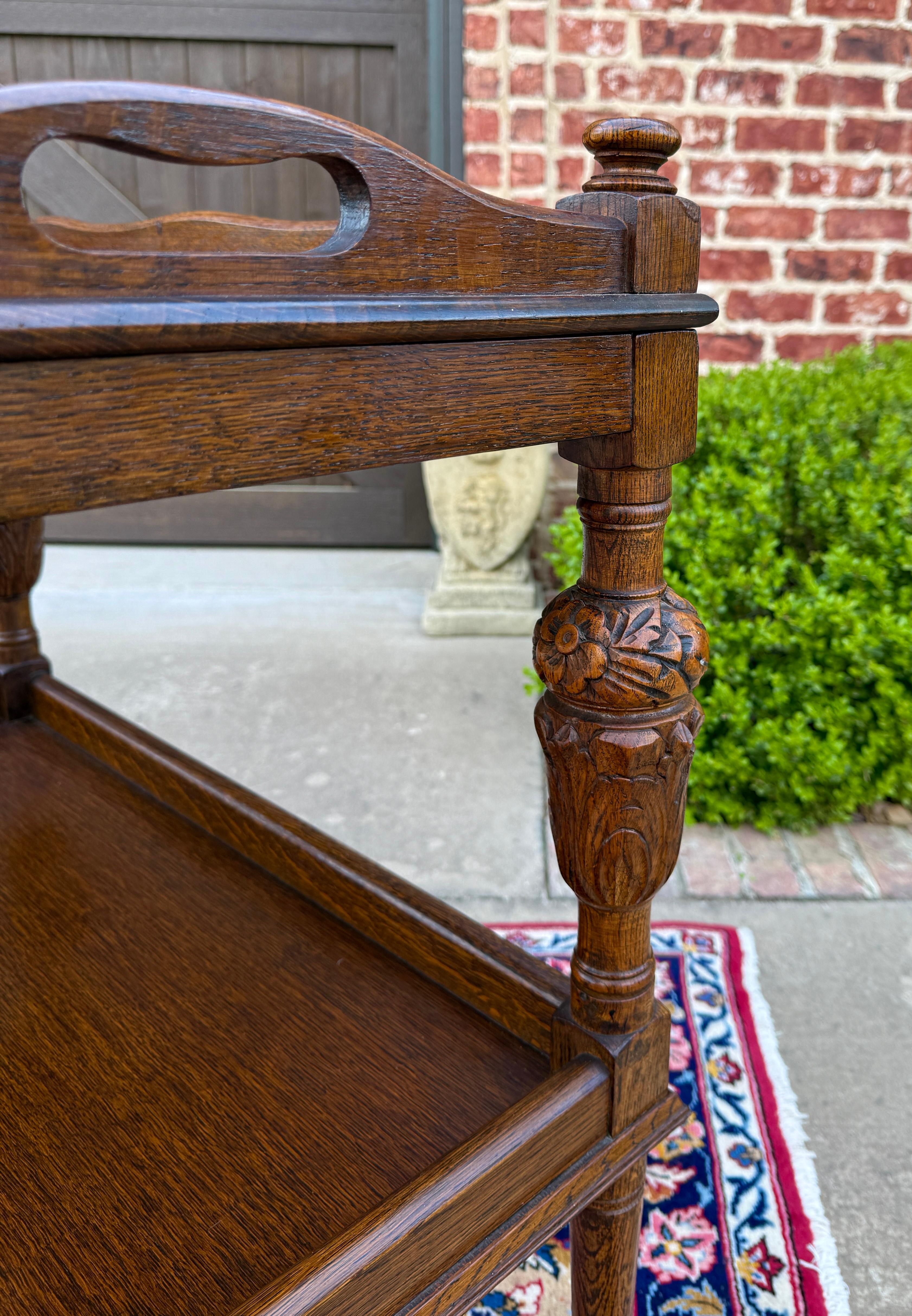 Antico carrello da tè inglese Carrello portapasticceria Vassoio Tudor a 2 piani in Oak, 1930 ca. in vendita 6