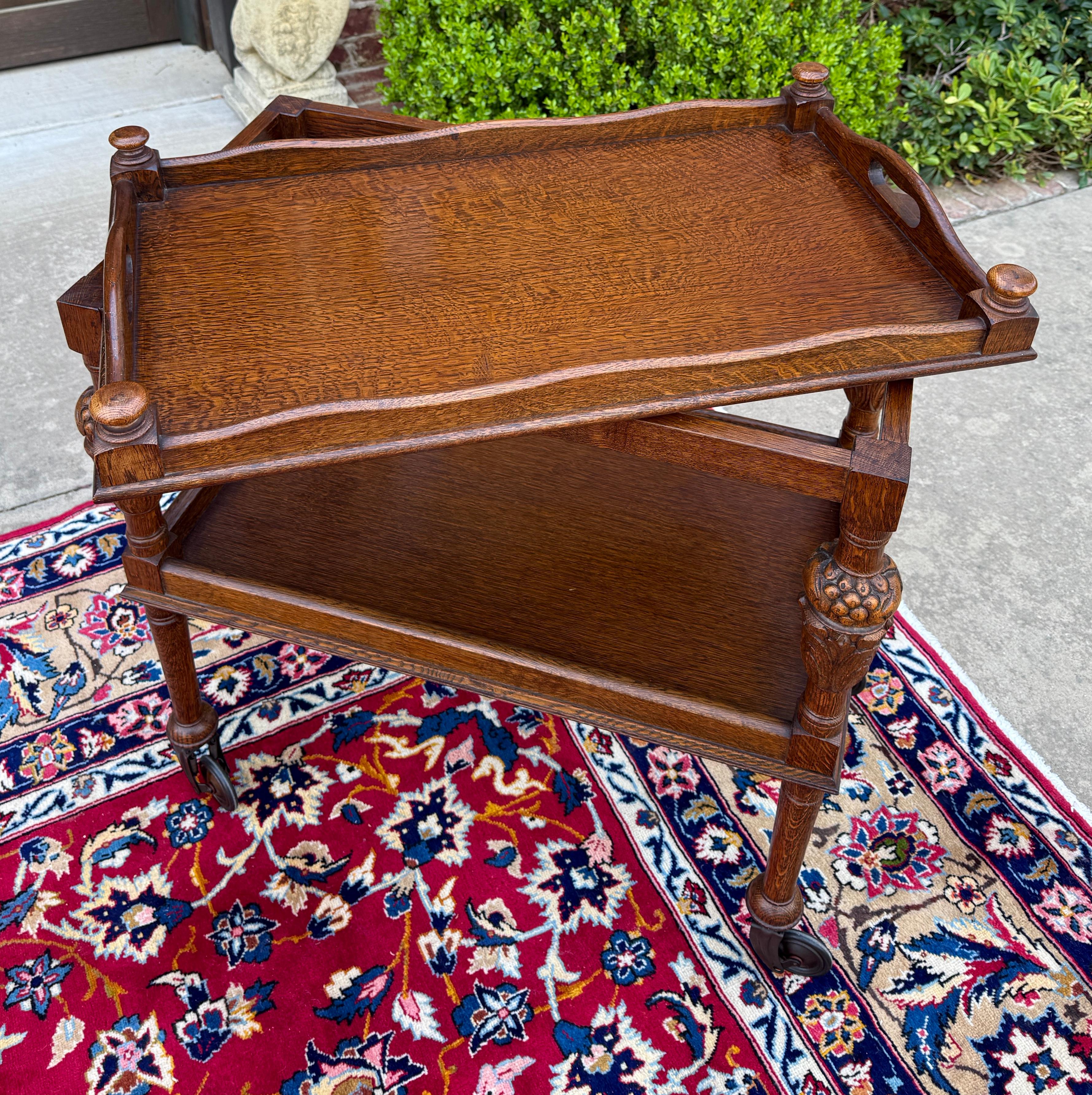 Antico carrello da tè inglese Carrello portapasticceria Vassoio Tudor a 2 piani in Oak, 1930 ca. in vendita 8