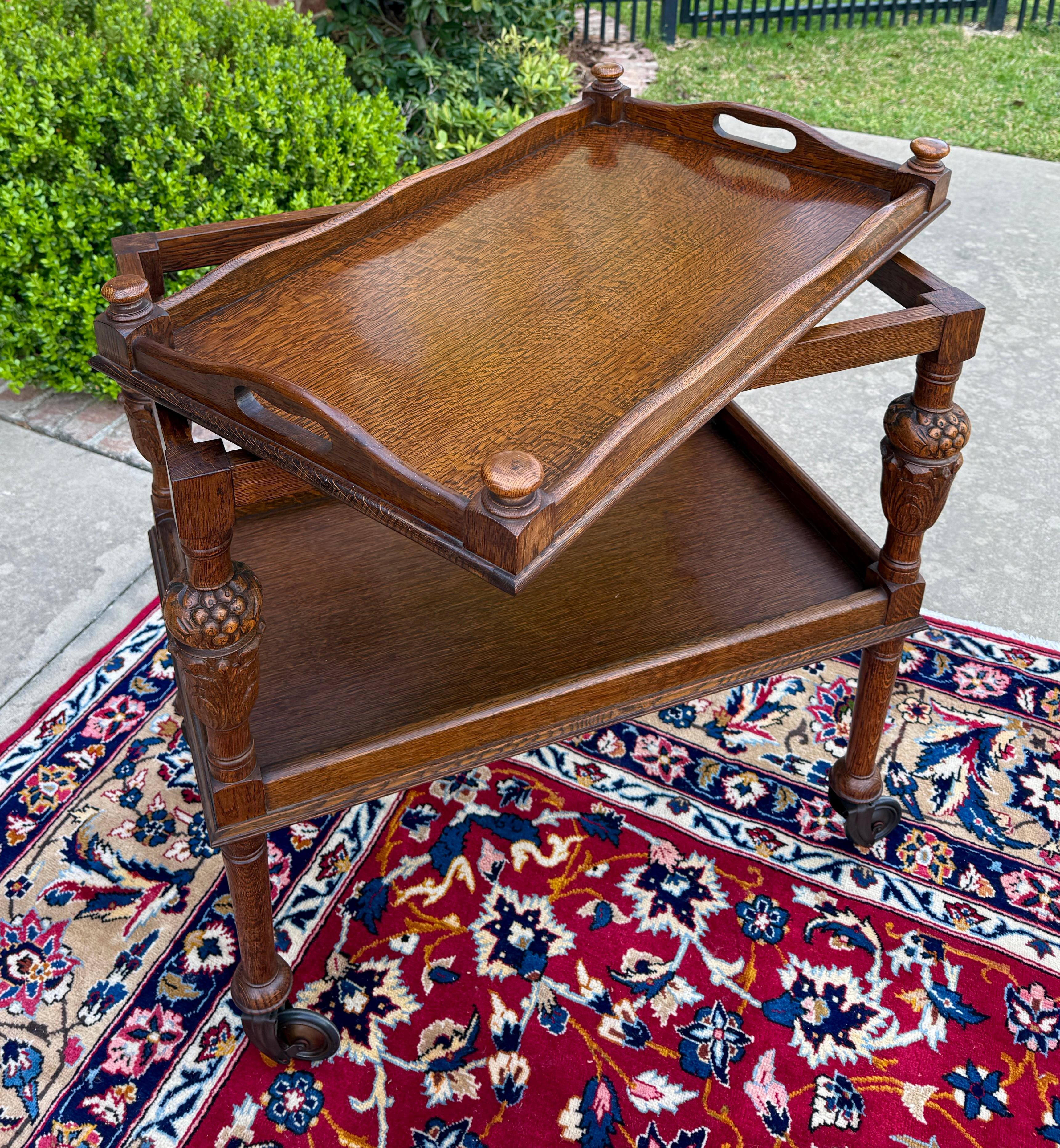 Antico carrello da tè inglese Carrello portapasticceria Vassoio Tudor a 2 piani in Oak, 1930 ca. in vendita 9