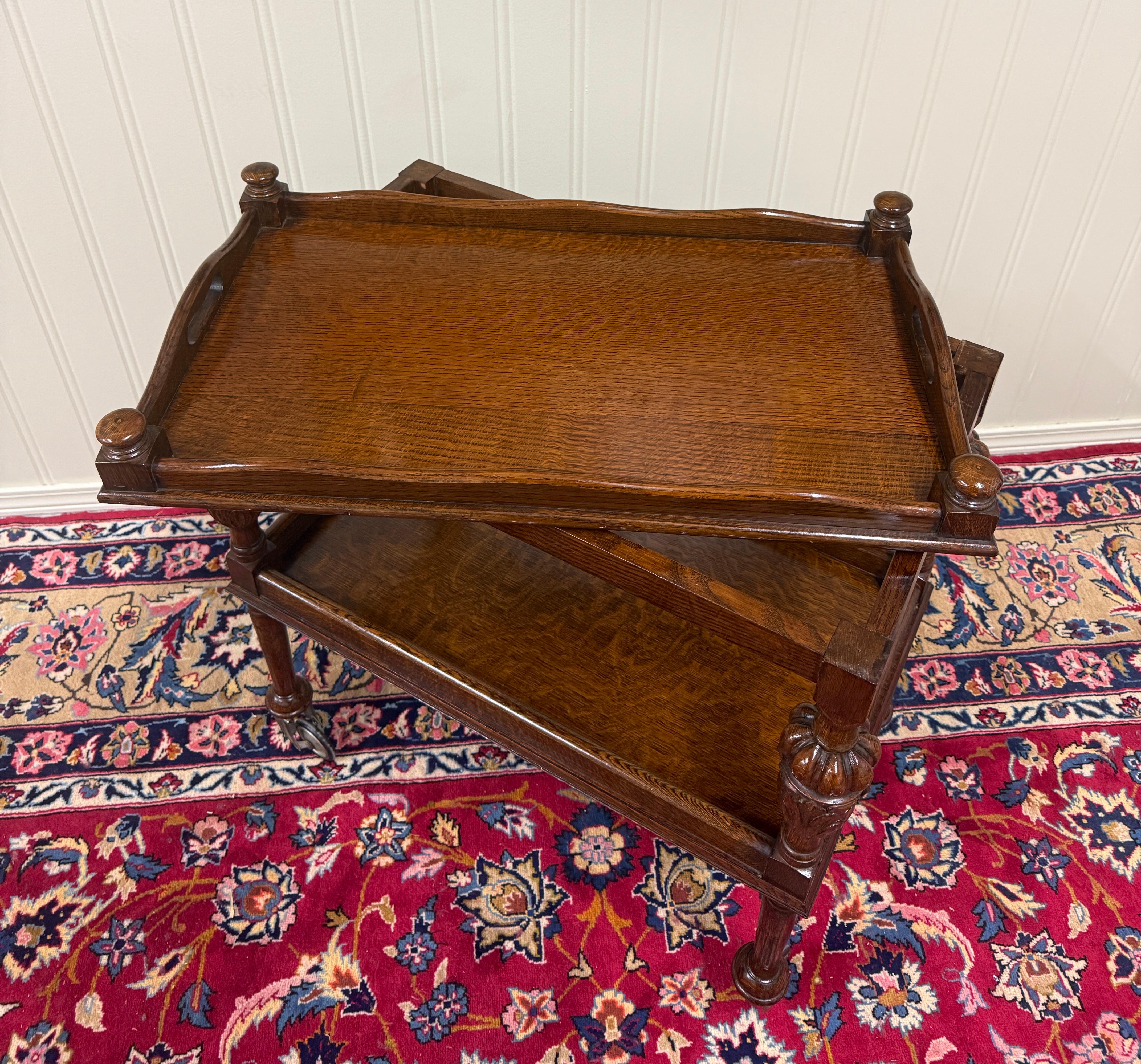 Antique English Trolley Tea Cart Pastry Cocktail Bar Cart Tray Tudor Oak 1930s In Good Condition For Sale In Tyler, TX