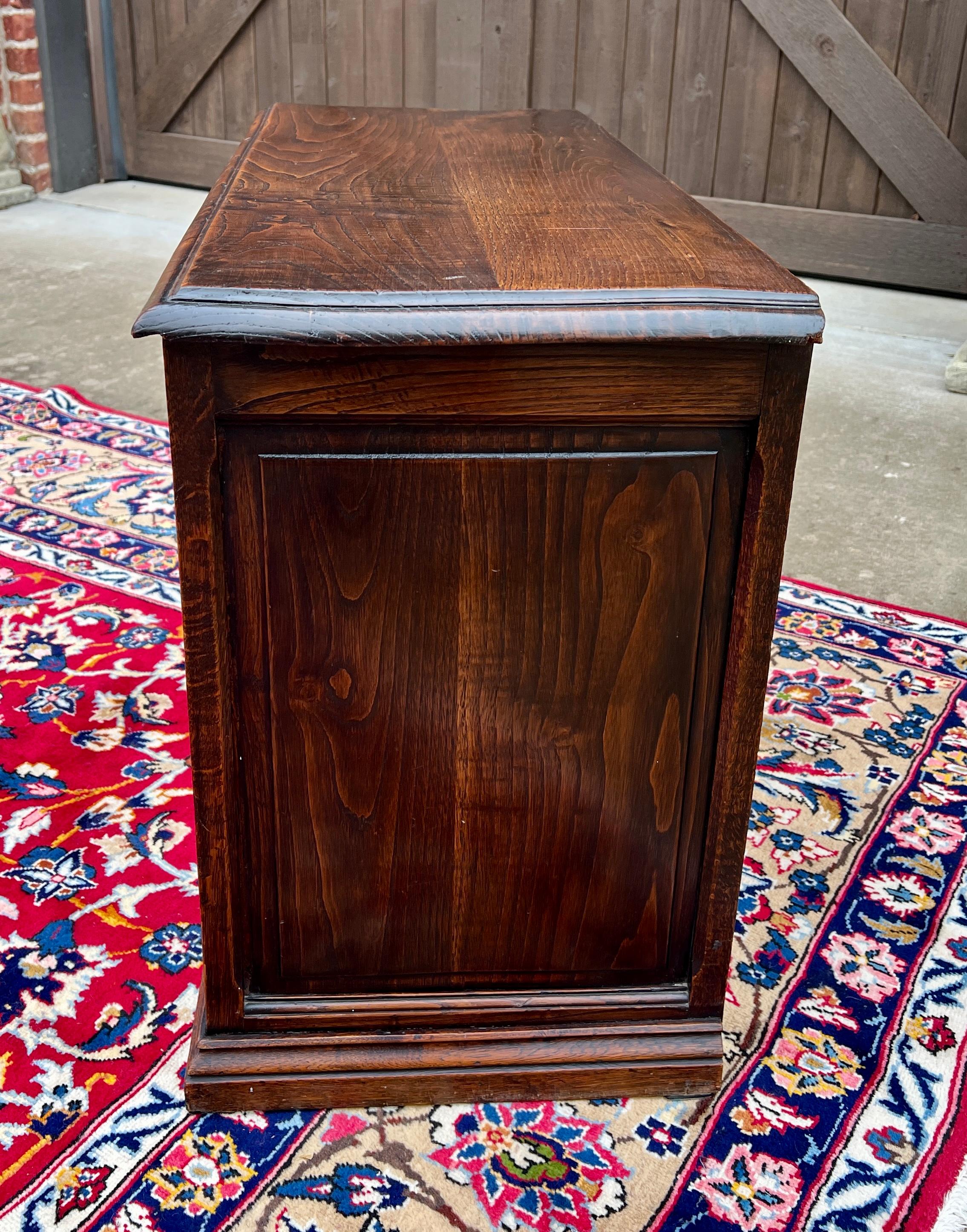 Antique English Trunk Chest Blanket Box Storage Coffer Oak c. 1900s-1920s In Good Condition For Sale In Tyler, TX