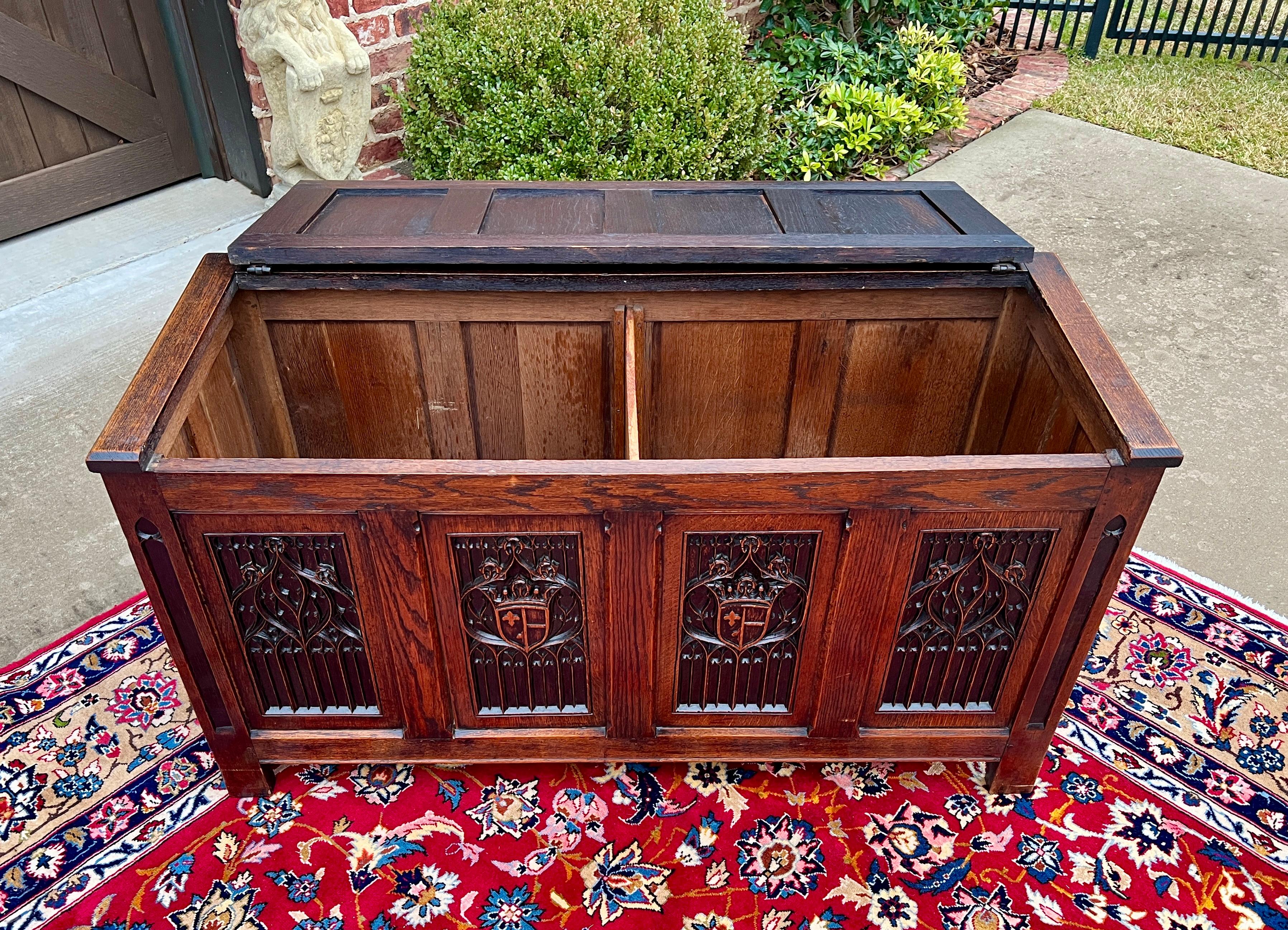 Antique English Trunk Chest Blanket Box Storage Coffer Oak Shield c. 1900-1920 For Sale 6