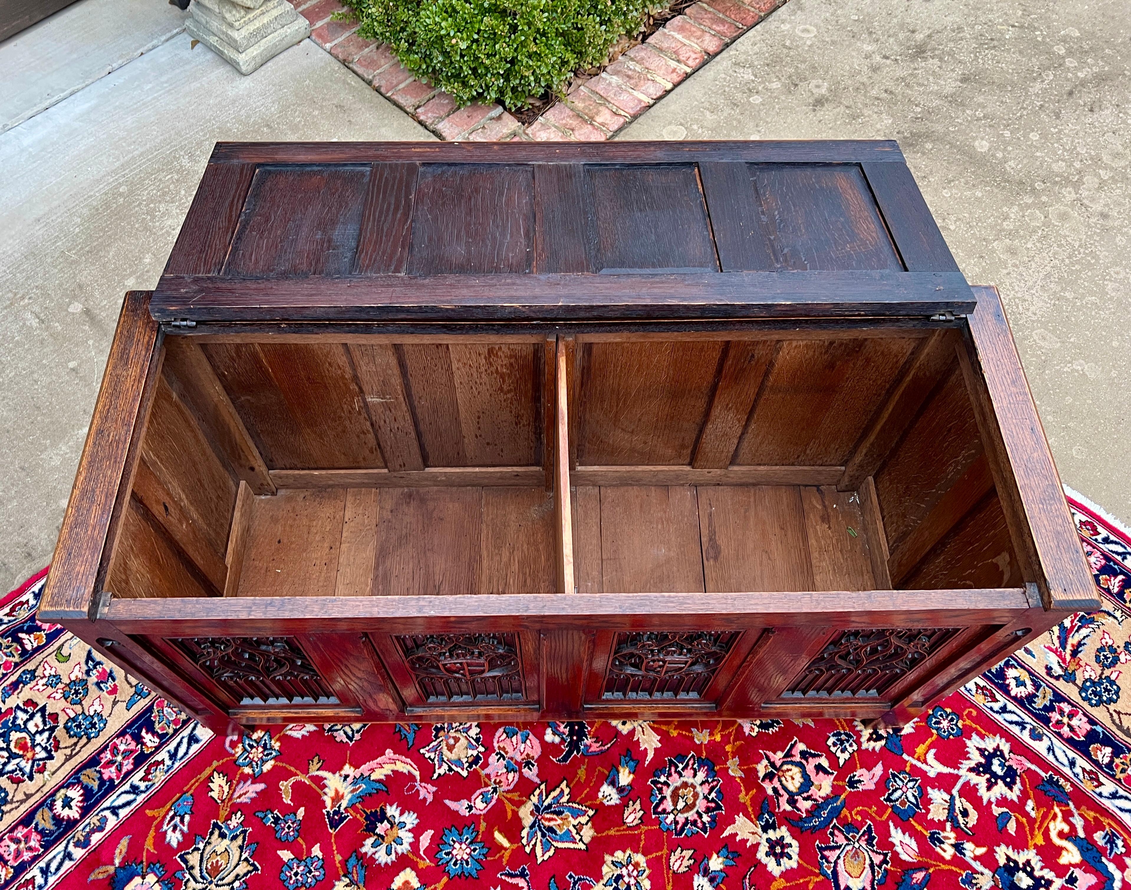 Antique English Trunk Chest Blanket Box Storage Coffer Oak Shield c. 1900-1920 For Sale 7