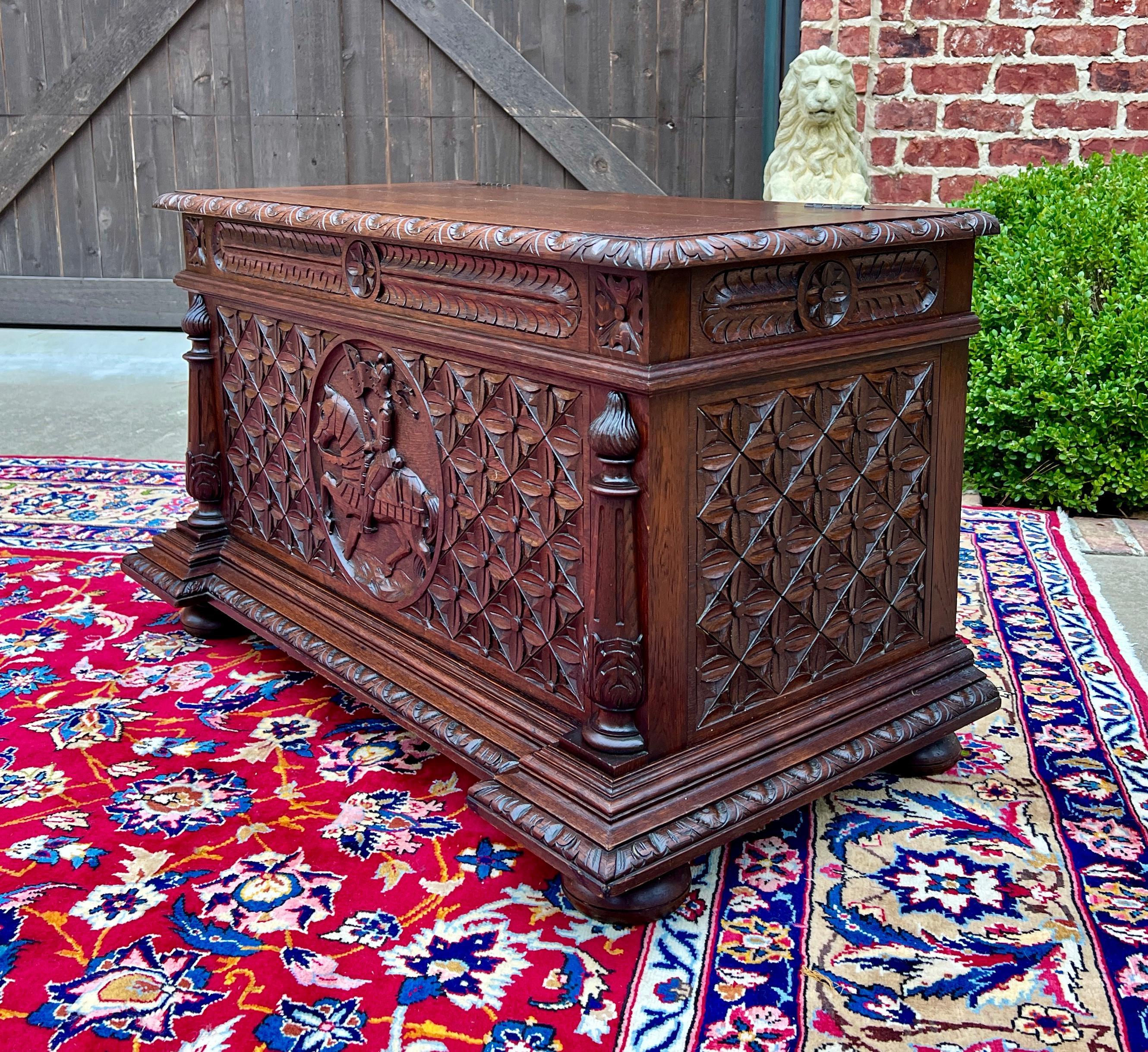 Antico baule inglese, baule per le coperte, baule per l'immagazzinamento, baule in quercia C. A. Knight 1900-1920 In condizioni buone in vendita a Tyler, TX