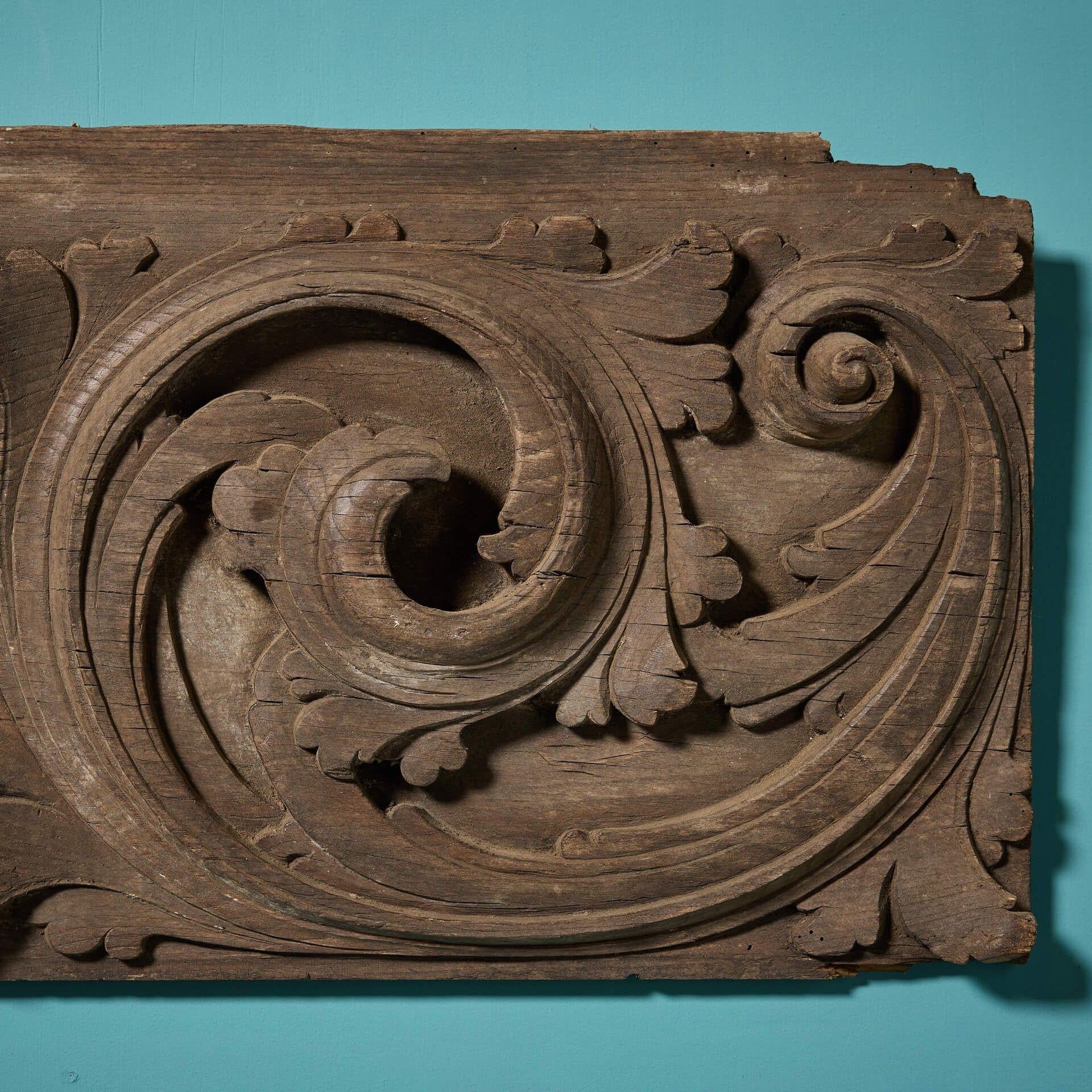 Antique English Tudor Period Oak Panel c.1590 In Fair Condition For Sale In Wormelow, Herefordshire