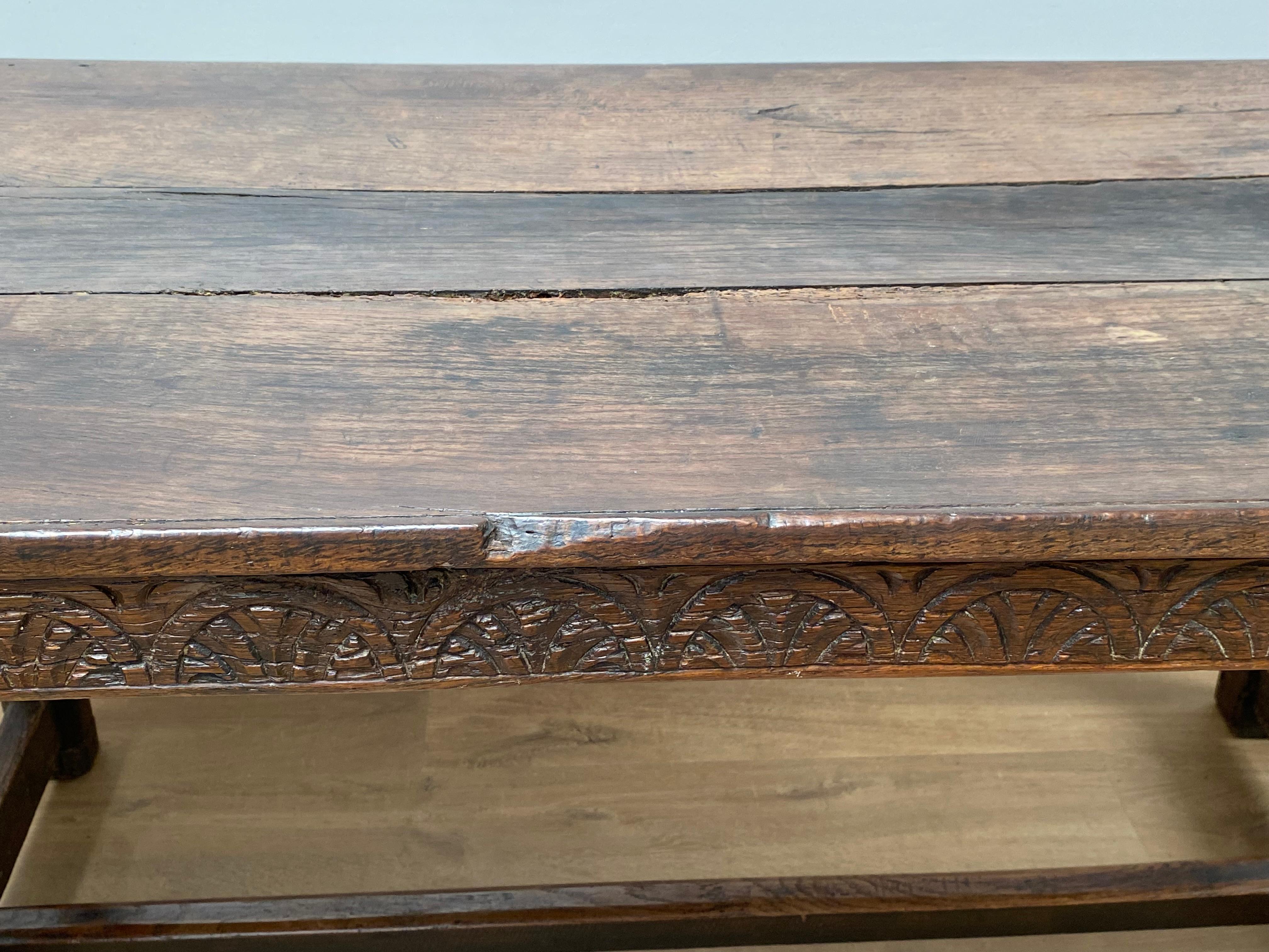 Antico tavolo inglese Tudor In condizioni discrete in vendita a Schellebelle, BE