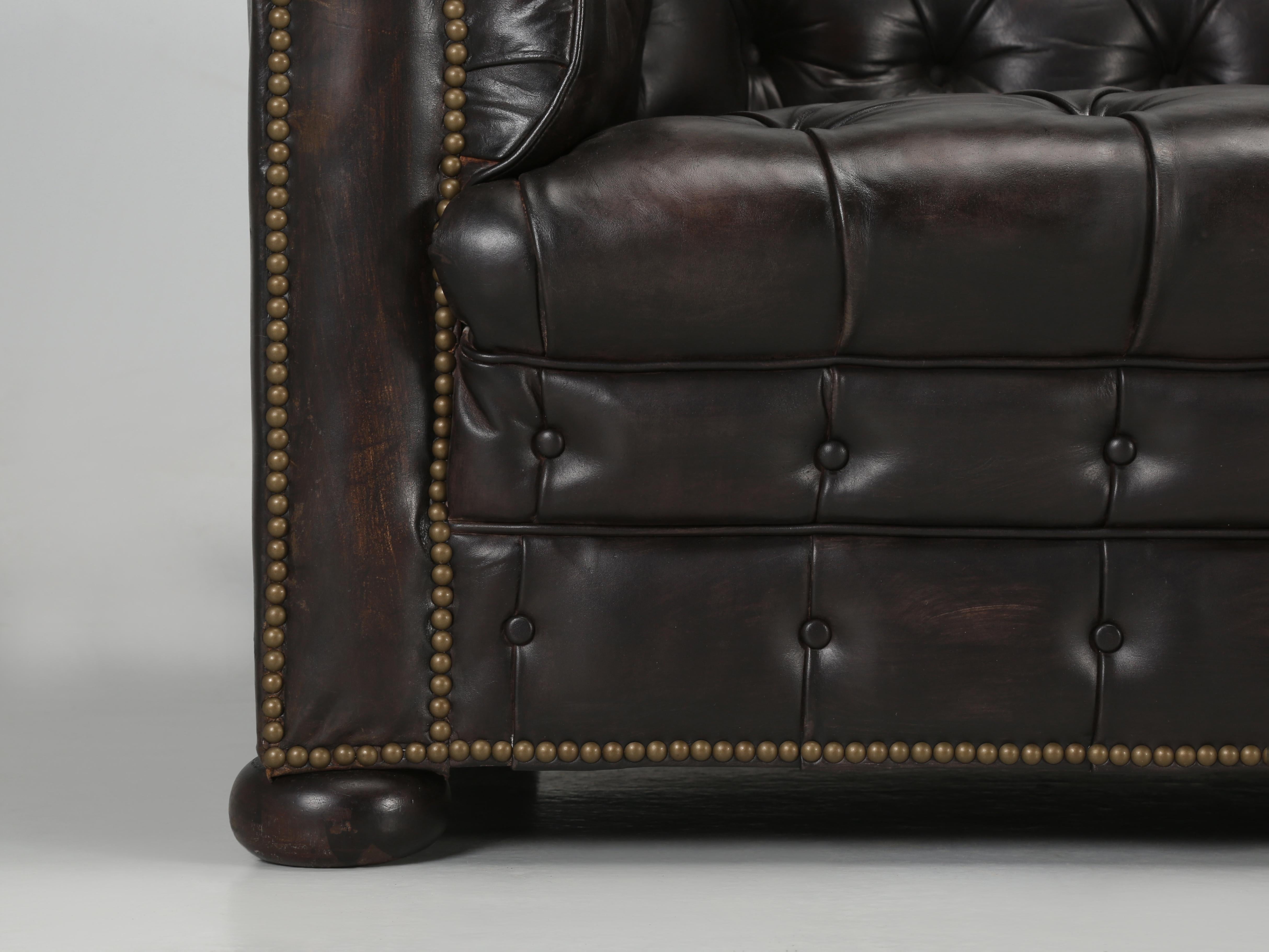 Antique English Tufted Original Leather Chesterfield Sofa Thoroughly Restored For Sale 8
