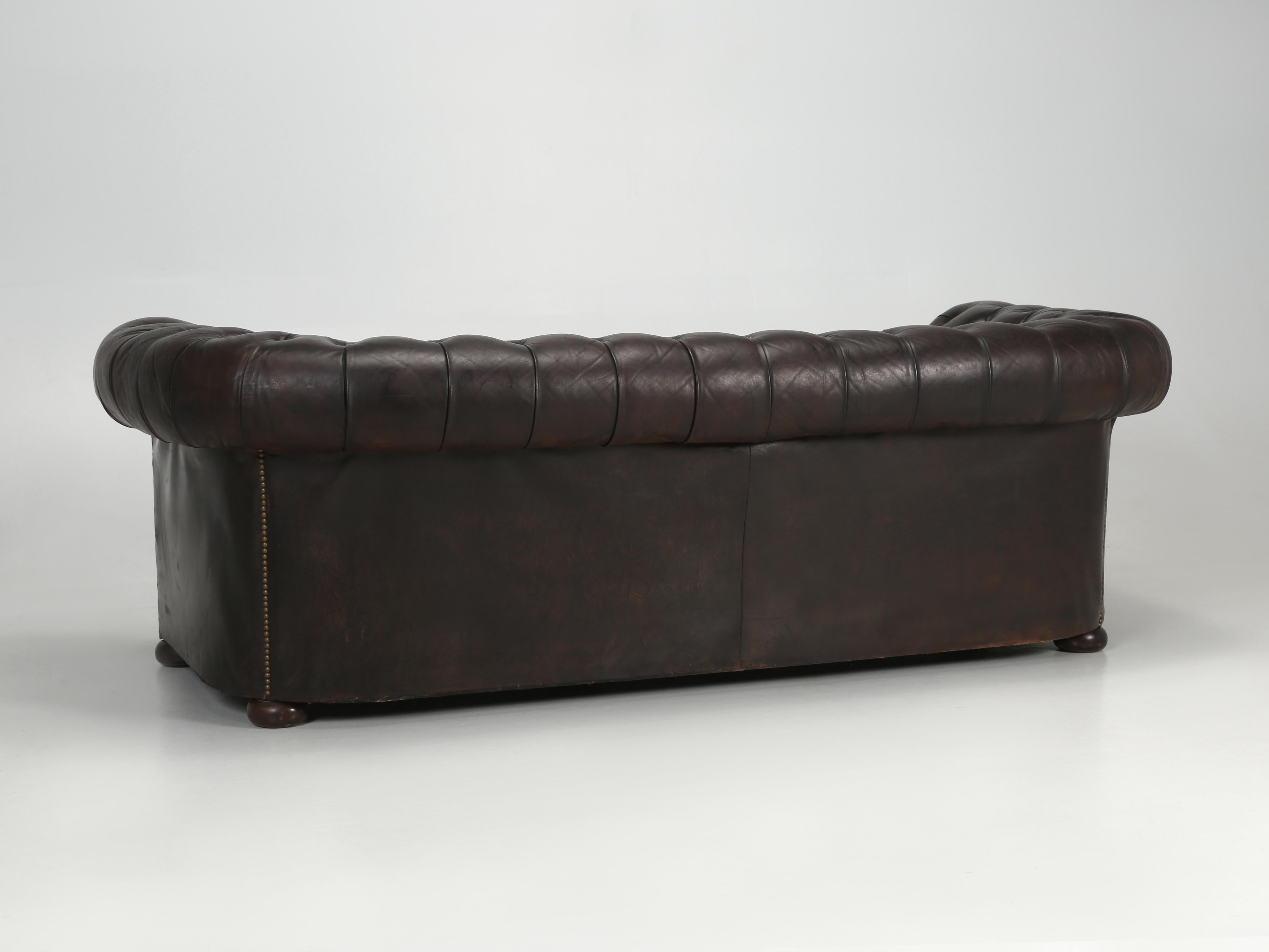 Antique English Tufted Original Leather Chesterfield Sofa Thoroughly Restored For Sale 12