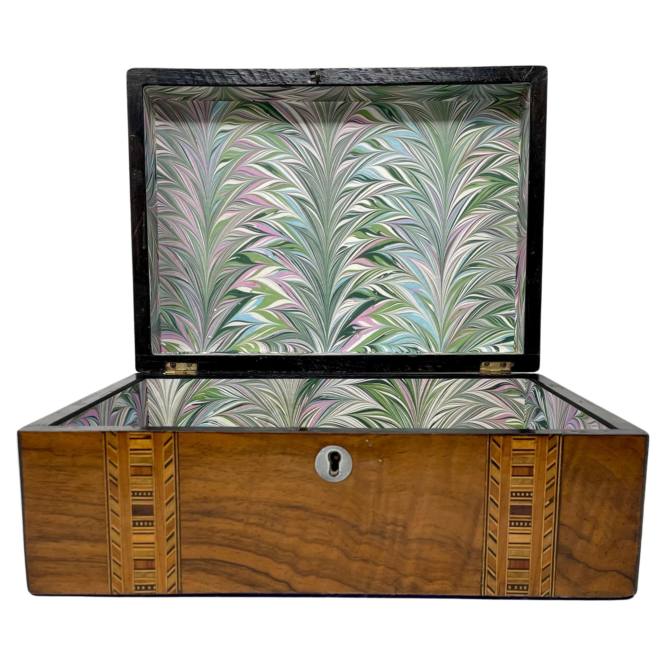 Antique English Tunbridge Marquetry Inlaid Oak Box, Circa 1900. In Good Condition In New Orleans, LA