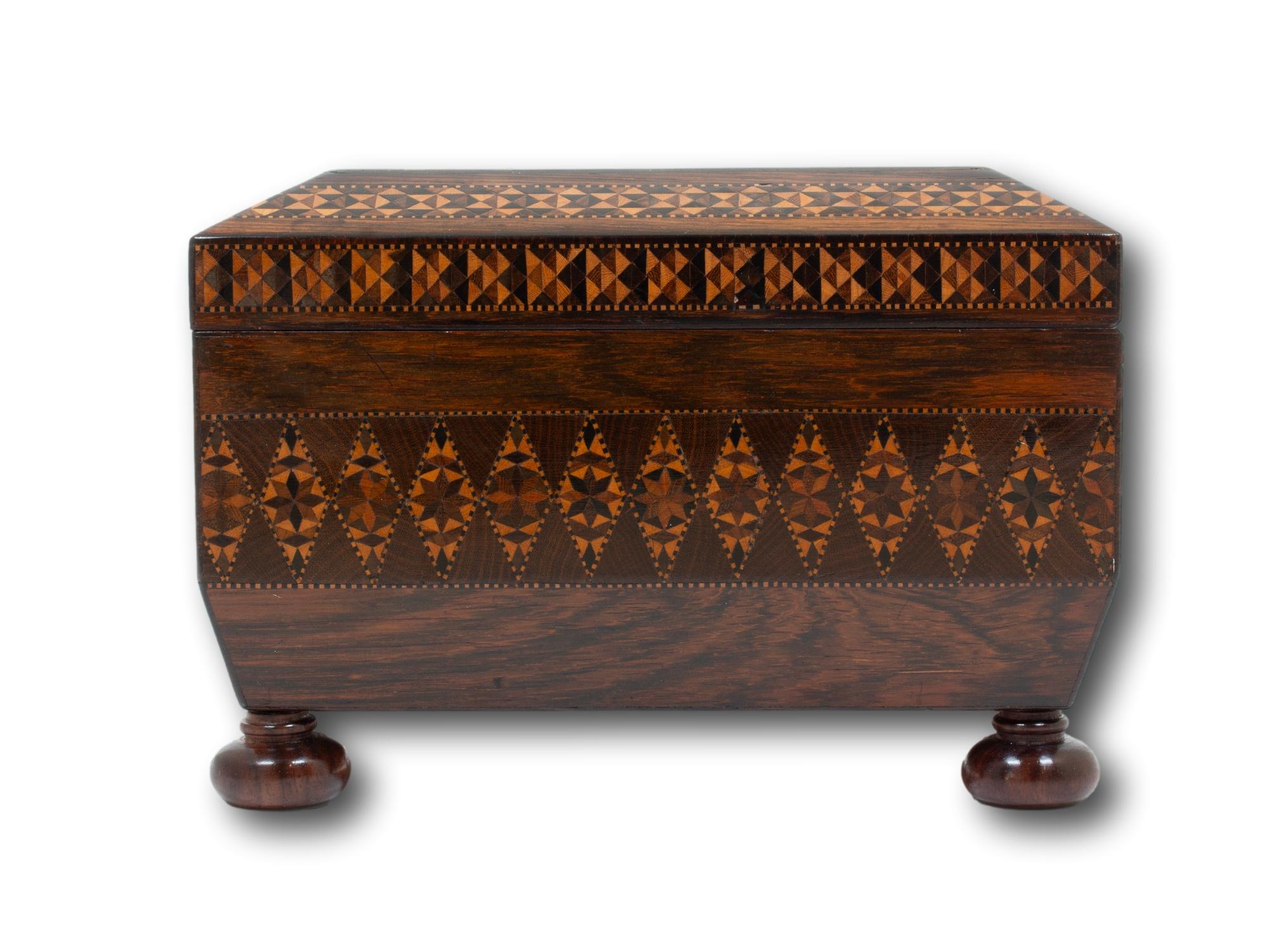 Ancienne boîte à couture anglaise Tunbridge Ware en vente 1