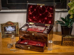 Antiker englischer Waschtischkasten aus Rosenholz von Howell James & Co.