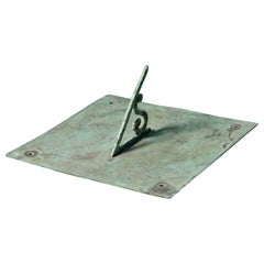 Ancienne plaque solaire anglaise en bronze vert-de-gris