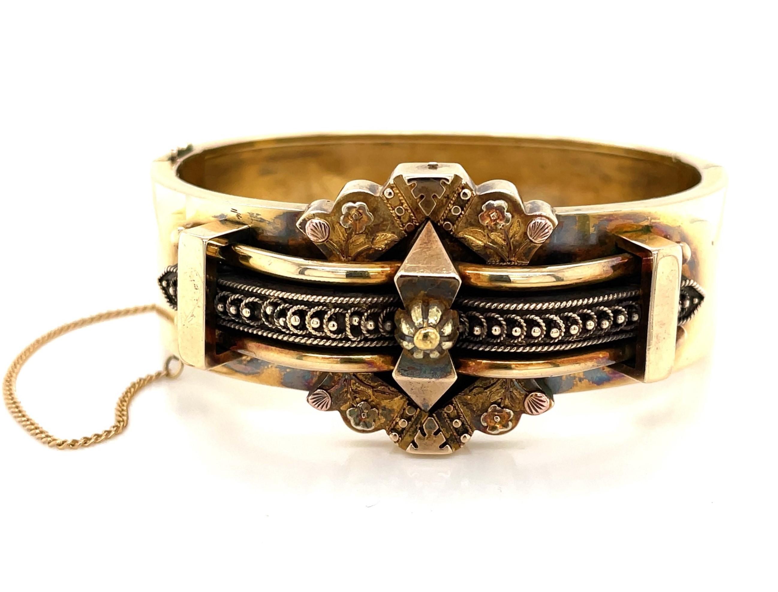 Victorian English 14 Karat Yellow Gold Antique Bracelet In Good Condition For Sale In Mount Kisco, NY