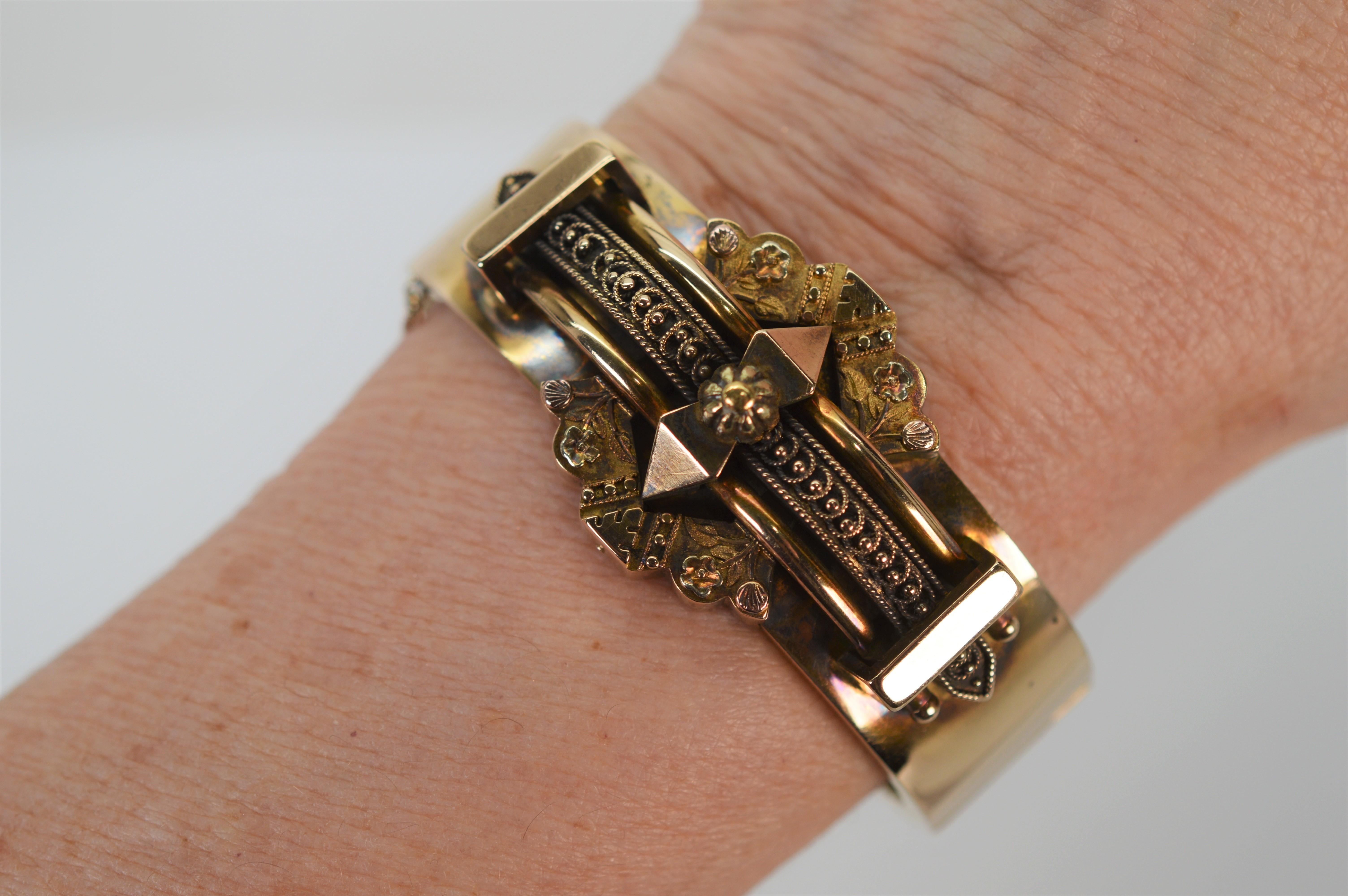 Victorian English 14 Karat Yellow Gold Antique Bracelet For Sale 1