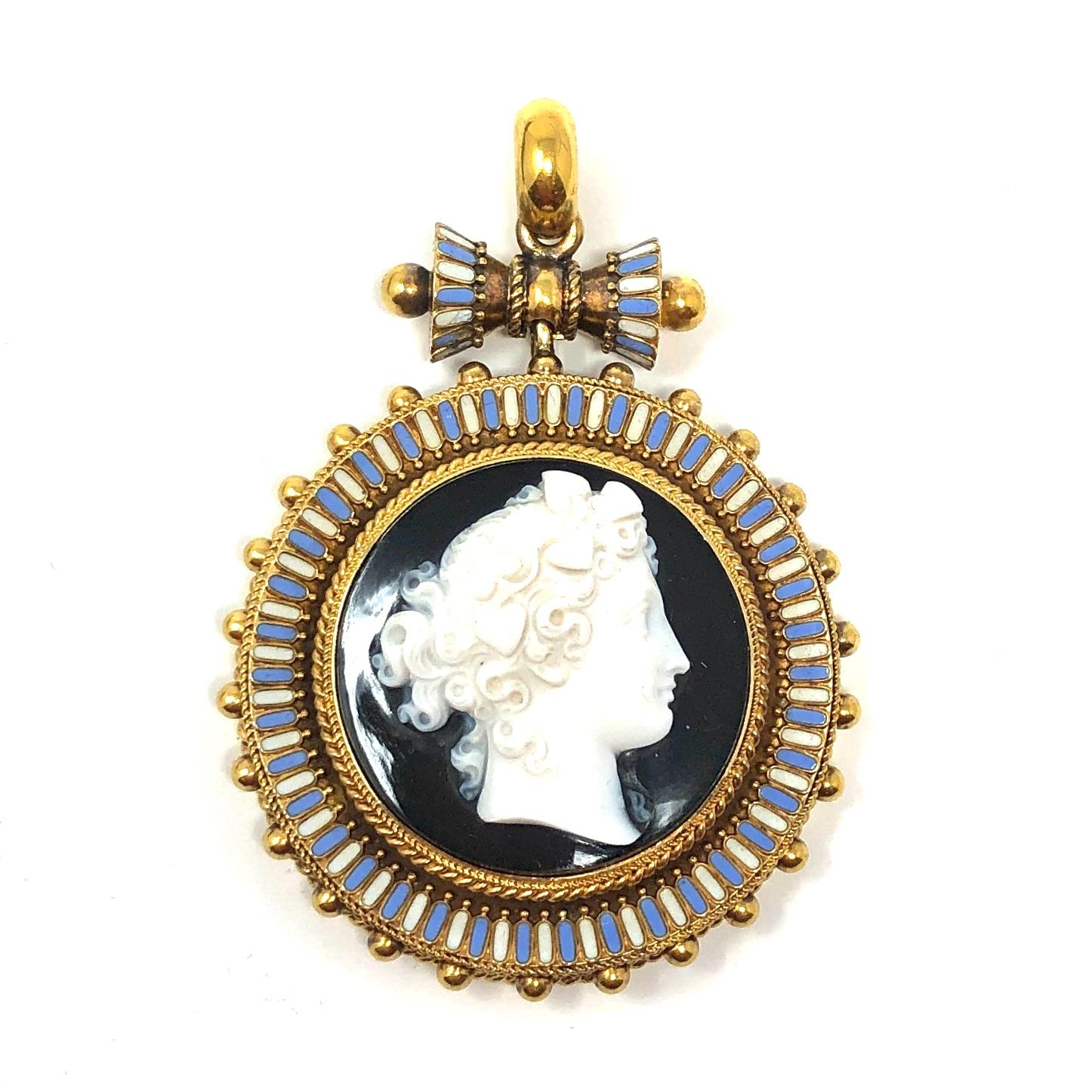 Antique English Victorian 15 Carat Gold Enamel Cameo Suite in Original Box In Good Condition For Sale In New Orleans, LA