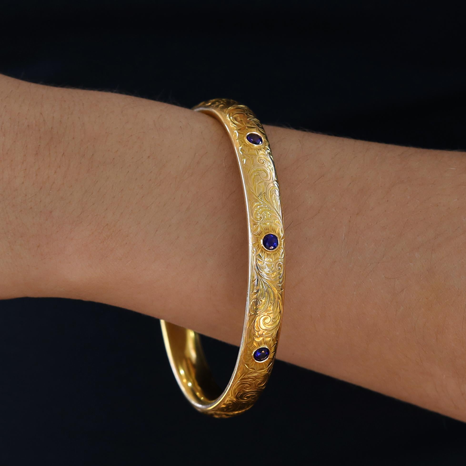 Taglio rotondo Bracciale antico inglese vittoriano in oro giallo 16k con zaffiro inciso in vendita